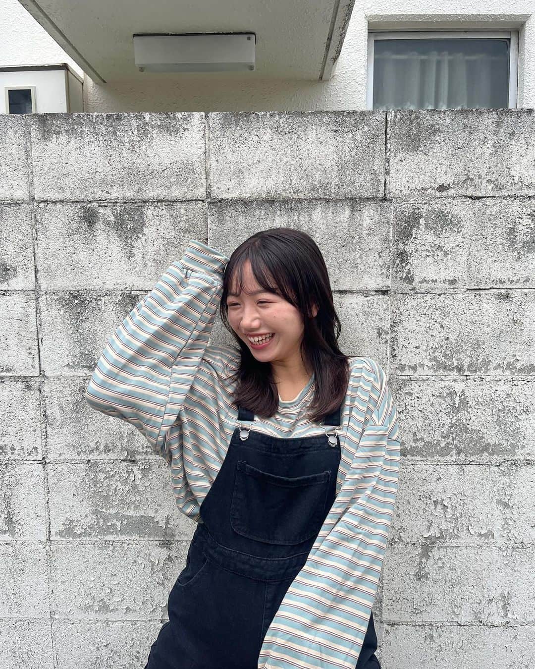 UNAのインスタグラム：「SHEINで秋コーデしてみた🍁🍂  【1コーデ目】  トップス : 6051752 オーバーオール : 5763677 スニーカー : 9870641  【2コーデ目】  セーター : 11204733 スカート : 3110823 ブーツ : 4463401 バッグ : 6174827 ヘアアクセ : 16941623 ピアス : 13122671  SHEINでお買い物の時にクーポンコード『una』を使うと、 お買い上げ金額1～5,999円まではセール価格より15%OFF、 6,000円以上は20%OFFが適用されるよ💕💕  利用期限は12月31日まで！ よかったら使ってね😊✨  @shein_japan #SHEINforAll #SHEIN #SHEINpartner #ad」