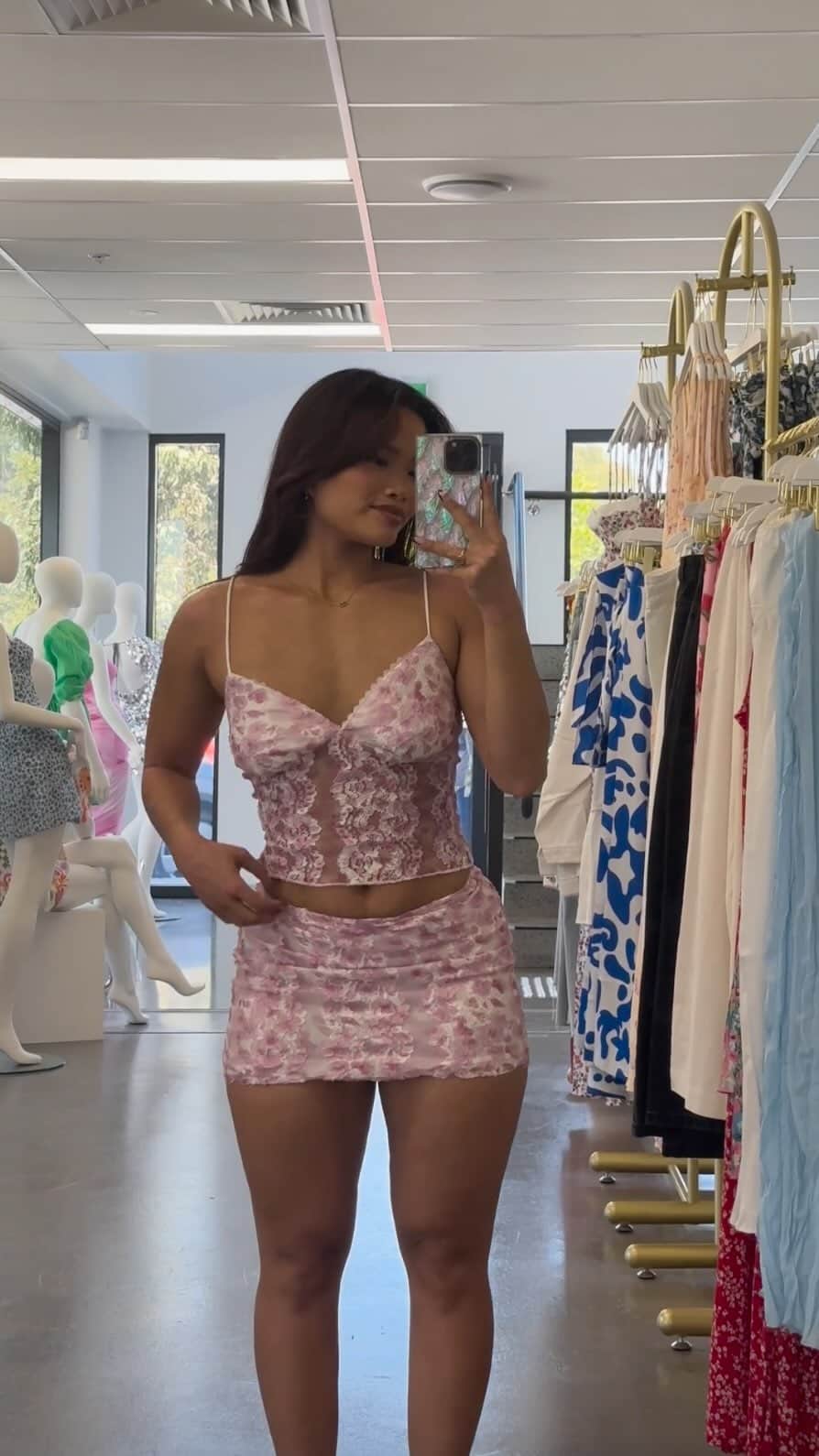 Beginning Boutiqueのインスタグラム：「Last week we had the pleasure of hosting @sarahmagusara in our Brisbane Showroom 💗 Have your eye on some of our New Arrivals but would love to try them on? Come visit our beautiful team in the Showroom today ✨」