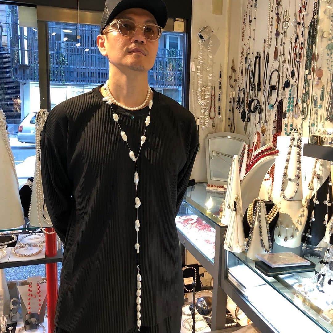 ATSUSHIさんのインスタグラム写真 - (ATSUSHIInstagram)「#atsushizm  休養中ではありますが、9/27は自分がデビューして、22年の記念日です♬  27日の18:00-19:00の1時間、インスタライブとCLのキャス配信を同時配信をさせていただきたいと思います(^^)  近況報告と、ちょっとみなさんにご報告しなければならないこともありまして、ぜひ応援してくださるみなさんには御覧いただけたらありがたいなと思っております‼️  それでは当日にお会いしましょう♬  写真や動画があまりなかったので、病と戦いながらも、今年のささやかな思い出と共に…。  Even though I’m still in the middle of recovery, September 27th marks the 22nd year from the debut♬  On the 27th from 18:00 to 19:00, I’ll be going on live from CL and Instagram.   My recent updates as well as things I need to tell everyone. I hope many of you will tune in  and watch me live.   I didn’t have much photos or videos since I’m still struggling with illness, but I’ll post a few.」9月26日 18時37分 - exile_atsushi_official