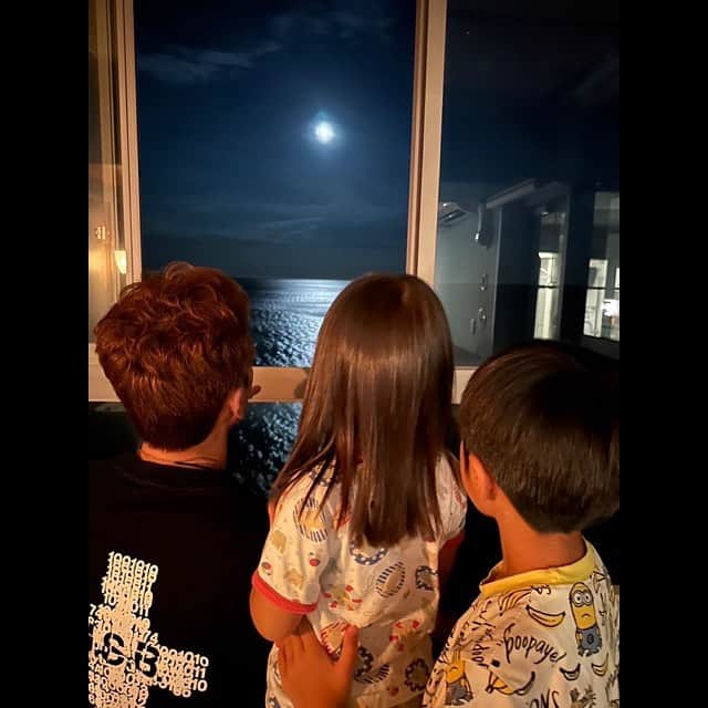ATSUSHIさんのインスタグラム写真 - (ATSUSHIInstagram)「#atsushizm  休養中ではありますが、9/27は自分がデビューして、22年の記念日です♬  27日の18:00-19:00の1時間、インスタライブとCLのキャス配信を同時配信をさせていただきたいと思います(^^)  近況報告と、ちょっとみなさんにご報告しなければならないこともありまして、ぜひ応援してくださるみなさんには御覧いただけたらありがたいなと思っております‼️  それでは当日にお会いしましょう♬  写真や動画があまりなかったので、病と戦いながらも、今年のささやかな思い出と共に…。  Even though I’m still in the middle of recovery, September 27th marks the 22nd year from the debut♬  On the 27th from 18:00 to 19:00, I’ll be going on live from CL and Instagram.   My recent updates as well as things I need to tell everyone. I hope many of you will tune in  and watch me live.   I didn’t have much photos or videos since I’m still struggling with illness, but I’ll post a few.」9月26日 18時37分 - exile_atsushi_official