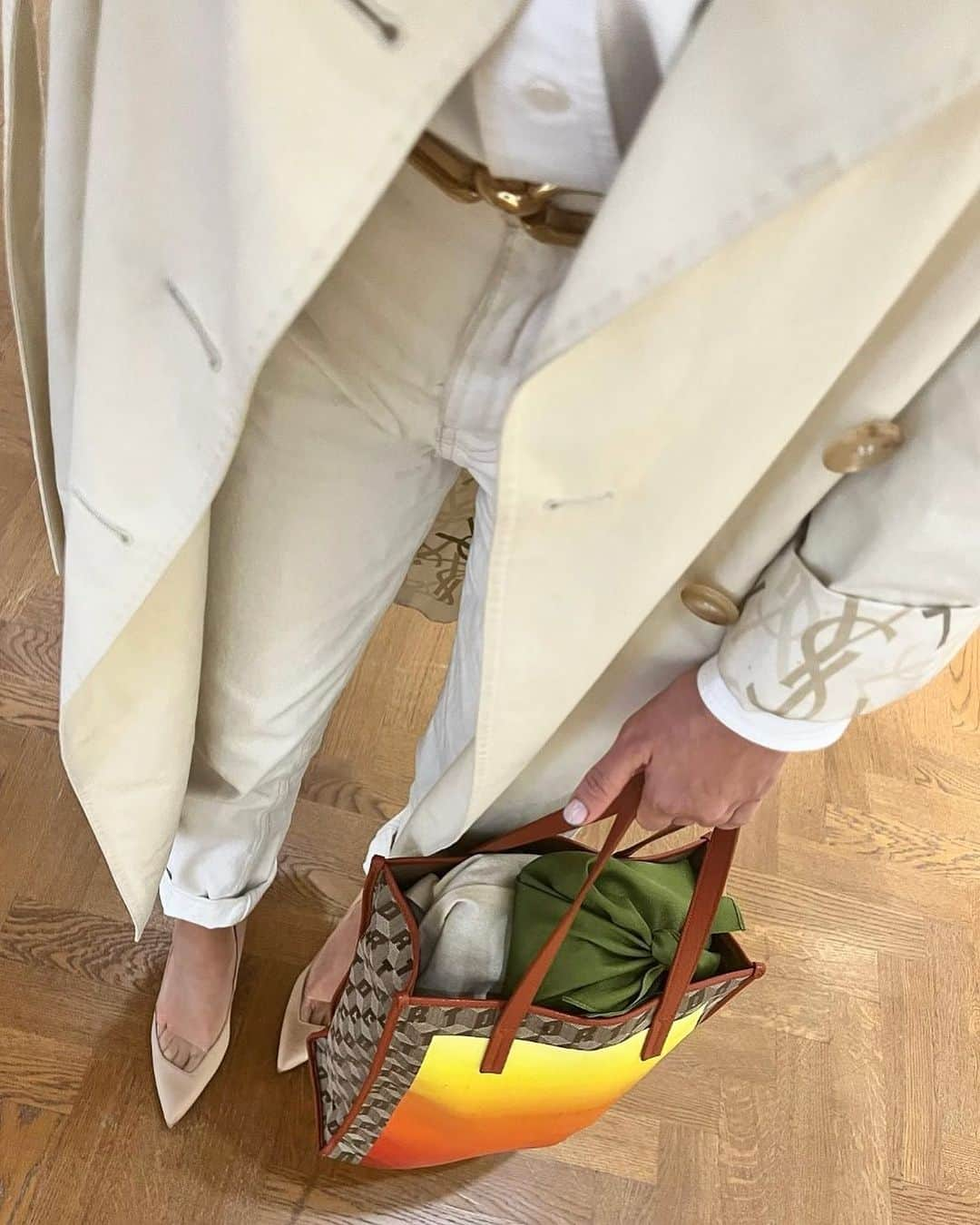 コルトモルテドさんのインスタグラム写真 - (コルトモルテドInstagram)「Where the sunsets never seem to end…Playa Shopper Tote in Sunset in collaboration with  @lucy_folk」9月26日 18時39分 - cortomoltedo