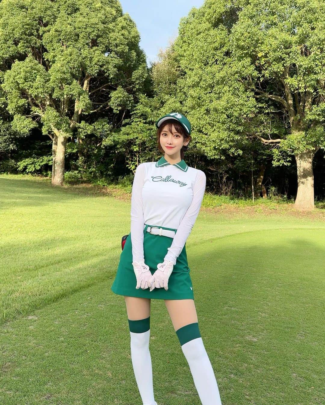 MAYUさんのインスタグラム写真 - (MAYUInstagram)「. 涼しくて気持ちの良いゴルフ日和だった⛳️🌿🤍 . 久しぶり、2度目ましての 真名カントリークラブゲーリープレーヤーコース⛳️ 乗り入れできるのがありがたい🥹✨ . ウェアは全身 @callawayapparel_korea 💚 緑色がかわいくて気に入ってる😆🫶🏻 . . #ゴルフ女子#ゴルフ#ゴルフウェア#ゴルフコーデ#キャロウェイ#キャロウェイアパレル#キャロウェイゴルフ#真名カントリークラブ#골프#골프스타그램#골프스윙#골프패션 #캘러웨이 #golf#golfwear#golflife#golfaddict#golfclub#golfstagram#golfcourse#callawaygolf#callaway#callawayapparel」9月26日 18時58分 - mayu.kina_golf