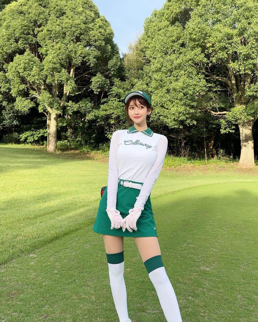 のインスタグラム：「. 涼しくて気持ちの良いゴルフ日和だった⛳️🌿🤍 . 久しぶり、2度目ましての 真名カントリークラブゲーリープレーヤーコース⛳️ 乗り入れできるのがありがたい🥹✨ . ウェアは全身 @callawayapparel_korea 💚 緑色がかわいくて気に入ってる😆🫶🏻 . . #ゴルフ女子#ゴルフ#ゴルフウェア#ゴルフコーデ#キャロウェイ#キャロウェイアパレル#キャロウェイゴルフ#真名カントリークラブ#골프#골프스타그램#골프스윙#골프패션 #캘러웨이 #golf#golfwear#golflife#golfaddict#golfclub#golfstagram#golfcourse#callawaygolf#callaway#callawayapparel」