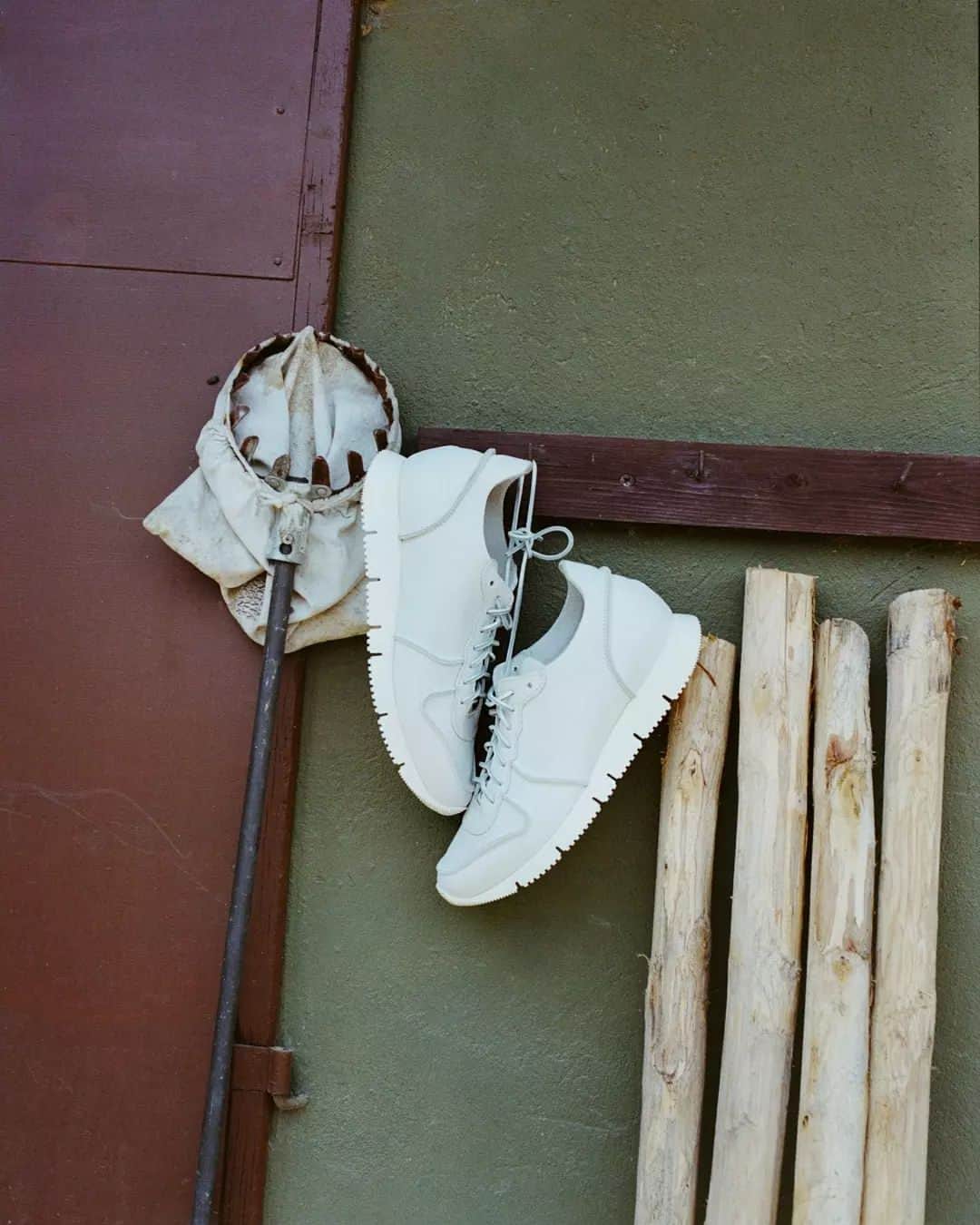 ブッテロのインスタグラム：「Classic made contemporary. Discover the CARRERA sneakers on buttero.it  #Buttero #ButteroFamily」