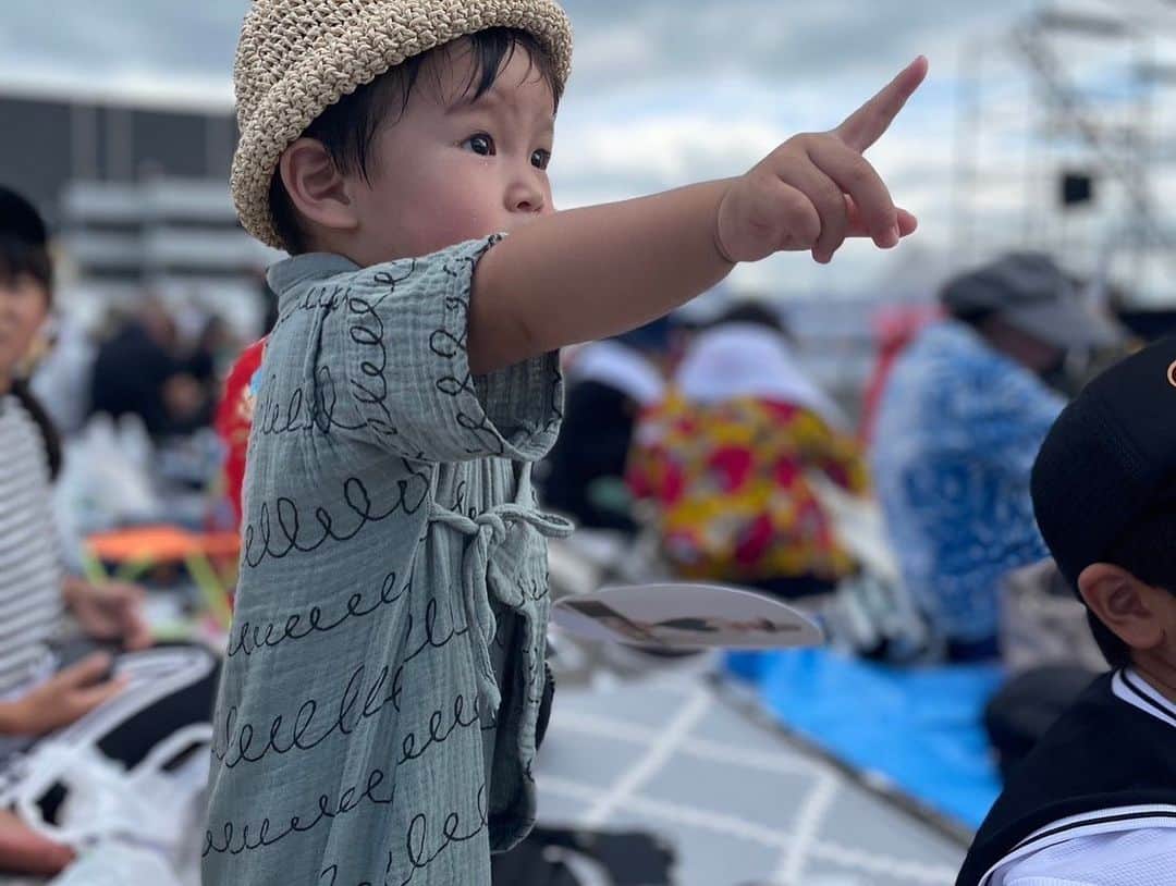 東里梨生さんのインスタグラム写真 - (東里梨生Instagram)「アップしてなかった写真等。  #泉州沖縄祭り  ソロになってからは 初めてステージご一緒できた アーティストの皆さんもたくさんいて。 嬉しかったな😊  #沖縄アーティスト」9月26日 18時53分 - aizatorio_yanawaraba