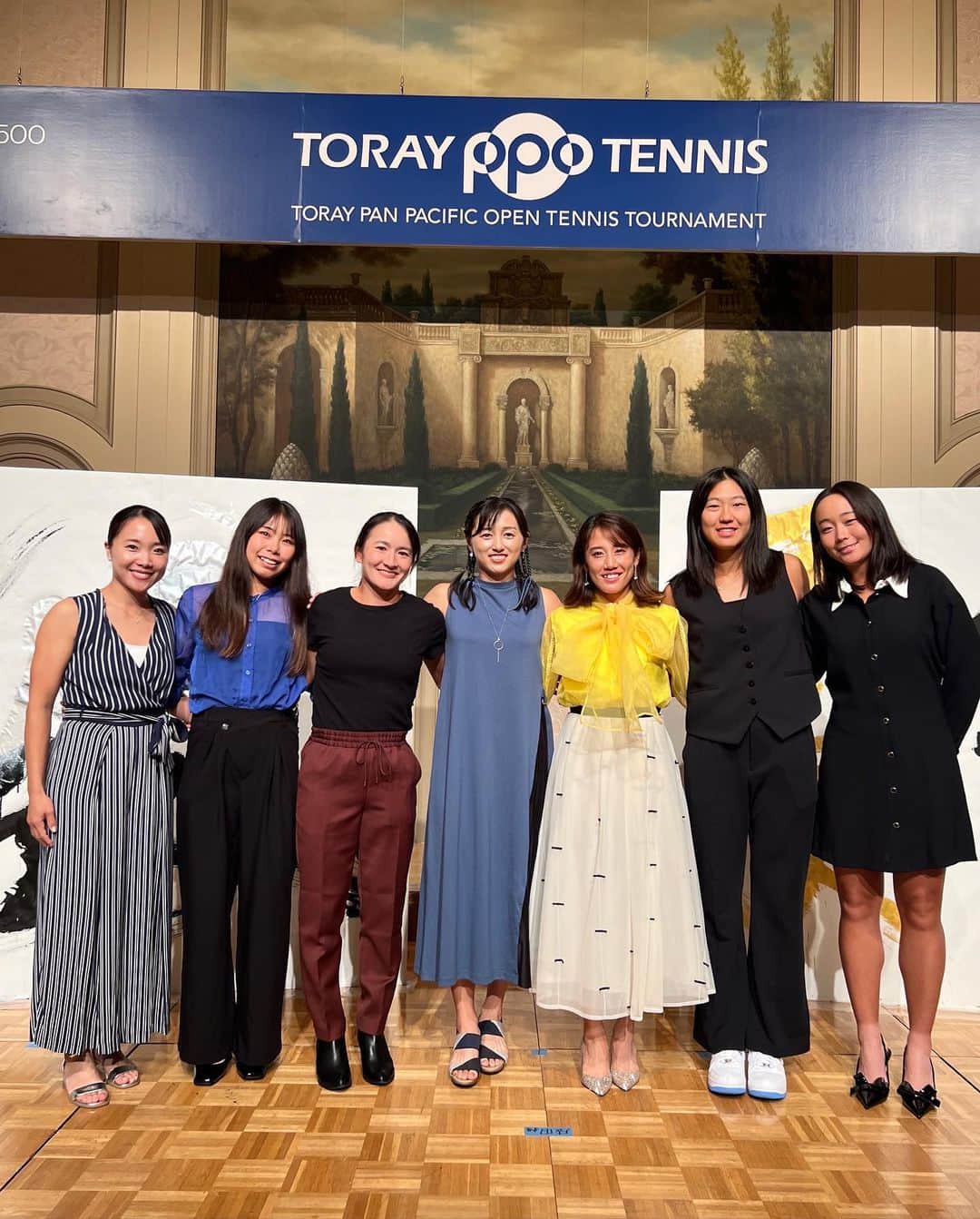 加藤未唯のインスタグラム：「Tokyo🗼レセプション編👗💄  明日の試合は17時の2試合目で、有明コロシアムです！ 久しぶりの日本での大会なので、 お仕事の帰りにでも皆様是非会場にいらしてください🌙💛 お待ちしております〜😘 @torayppo  #東京 #有明コロシアム #センターコート」