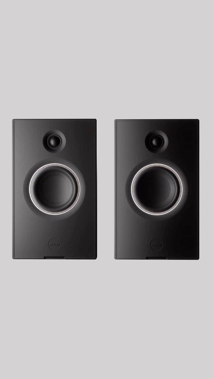 AIAIAIのインスタグラム：「Presenting UNIT-4, the world’s first portable wireless studio monitors.  Elevate your music, break free from cables, and get creative wherever and whenever inspiration strikes.  🔗 in bio to find out more.」