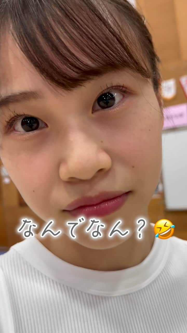 杉原愛子のインスタグラム：「みんな！女性がバク転ってモテるの？🥺  つい多めに😅  #なぁぜなぁぜ #なんでなん #アクロバット #acrobat #バク転 #backflip #ピーマン体操＃杉原愛子」