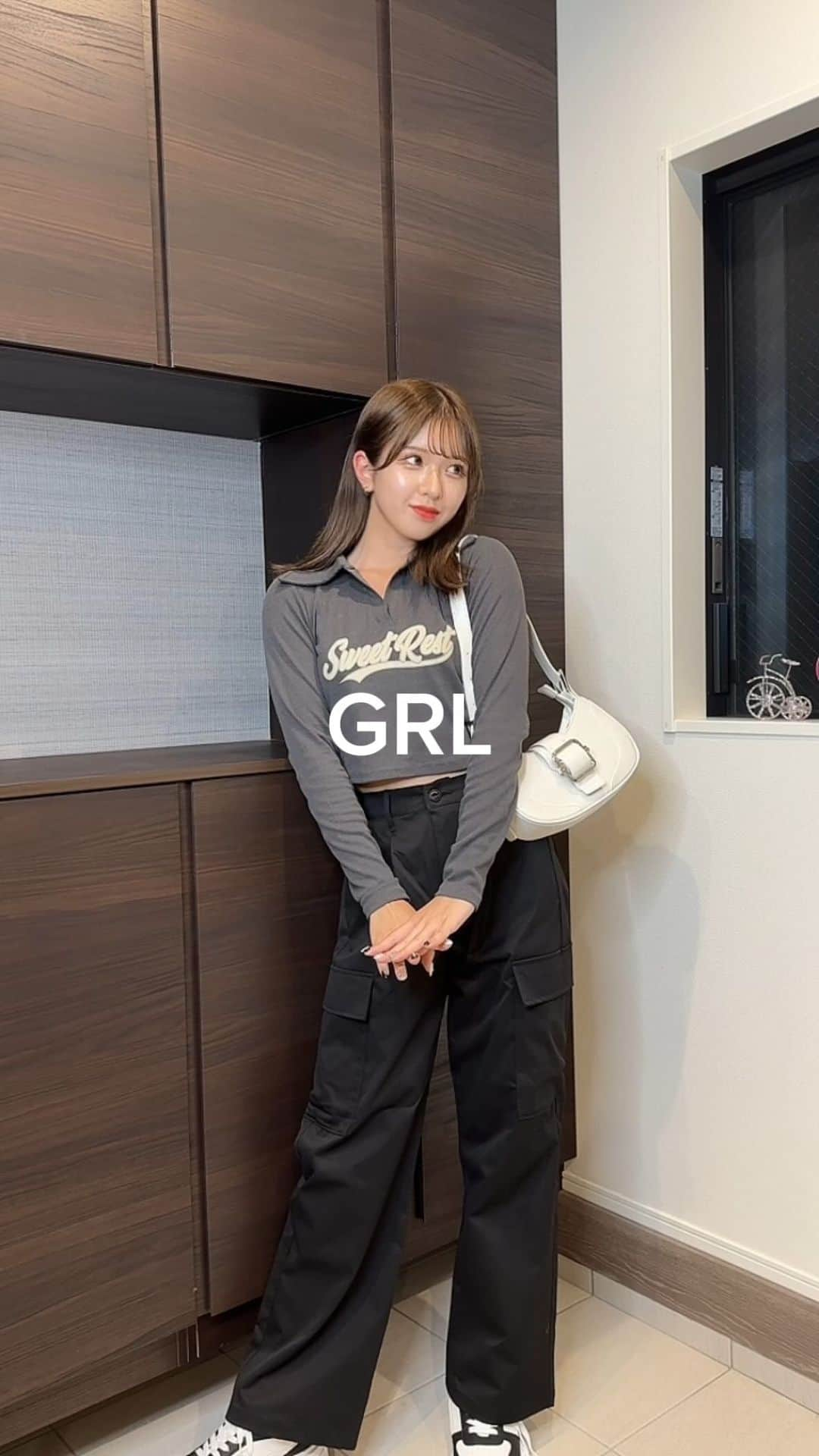 荻野心のインスタグラム：「.  GRLの秋服コーデ🍁どれが1番すき？？♡  ・ ・ #GRL #グレイル #GRL 購入品 #グレイル購入品 #秋コーデ #秋服  #05 #fyp」