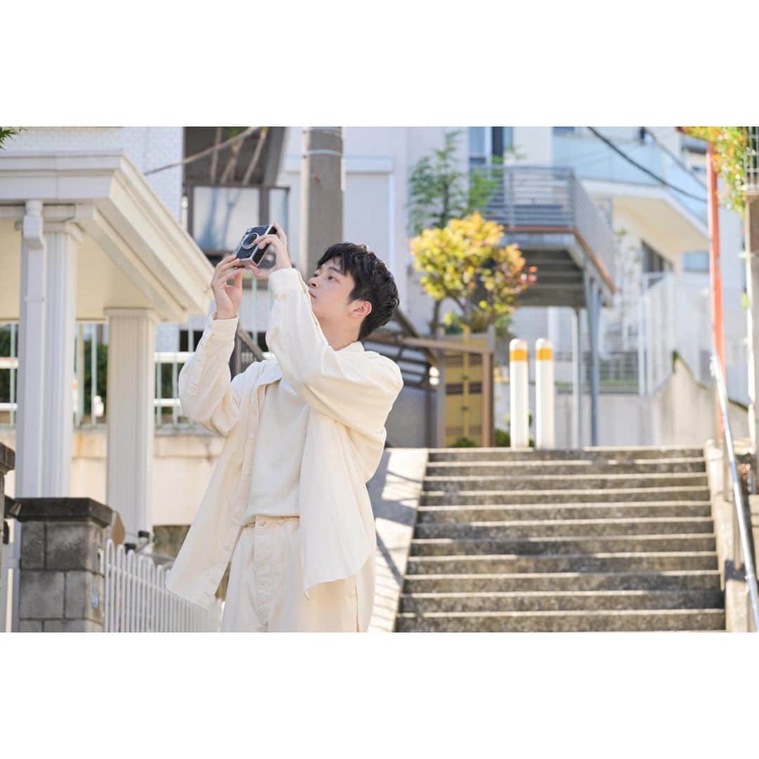 井之脇海さんのインスタグラム写真 - (井之脇海Instagram)「BRUTUSのweb記事にて、 「俳優・井之脇海がINSTAX mini Evoと過ごす8日間。写真と言葉でつづる、大人のチェキ日記」が公開されました。  最新型チェキと一緒に過ごした8日間。  今まで見ていた好きなものが、カメラを通すことで、見え方が変わったり、より好きになったりして面白かったです😌 ぜひ読んで見てください！  投稿の1枚目は記事内で紹介している、iPhoneで撮った好きな写真。 記事ではこれを現像した写真も掲載されているので、見比べてみてください(^^)  2枚目は、取材日のオフショット。 3.4枚目は掲載写真です📸  #brutus #instaxminievo #fujifilm」9月26日 19時16分 - kai_inowaki