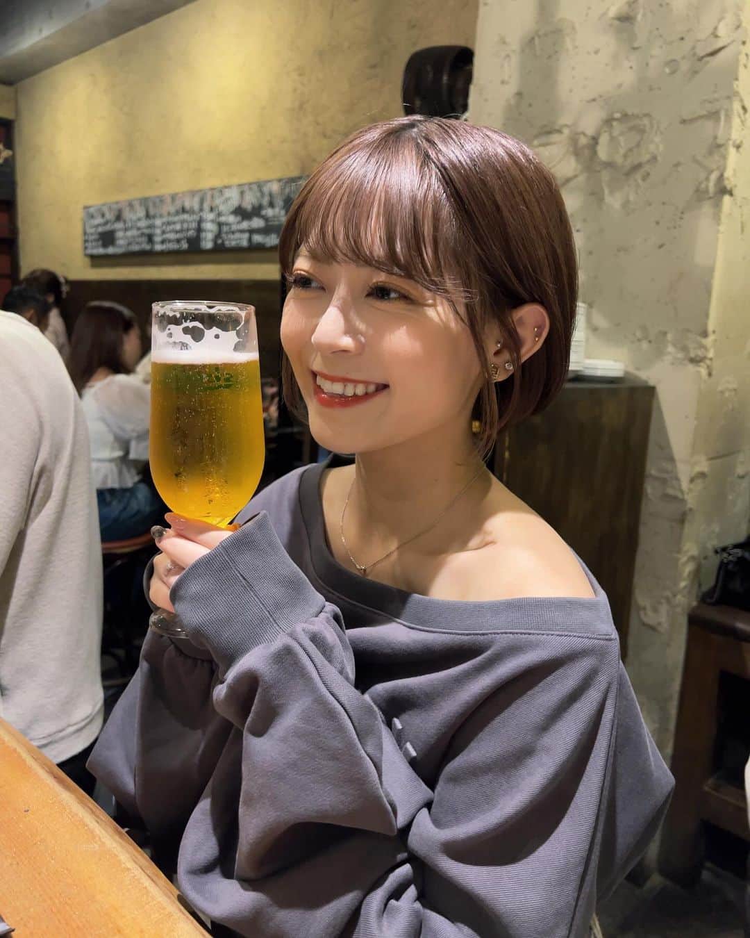 岩花詩乃のインスタグラム：「1杯目は絶対生ビール🍻  2杯目からは果実酒飲みがち😗」
