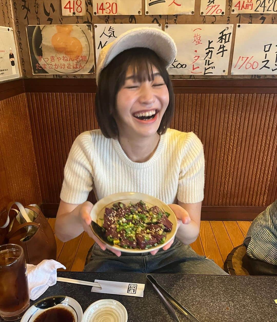 かおるやまさんのインスタグラム写真 - (かおるやまInstagram)「不意打ちの顔…あるよ😆笑 焼肉はみんなどこの部位が好きですか〜❣️✨  #焼肉 #桑名 #桑名市 #三重県グルメ #桑名グルメ」9月26日 19時36分 - kaoruyama59