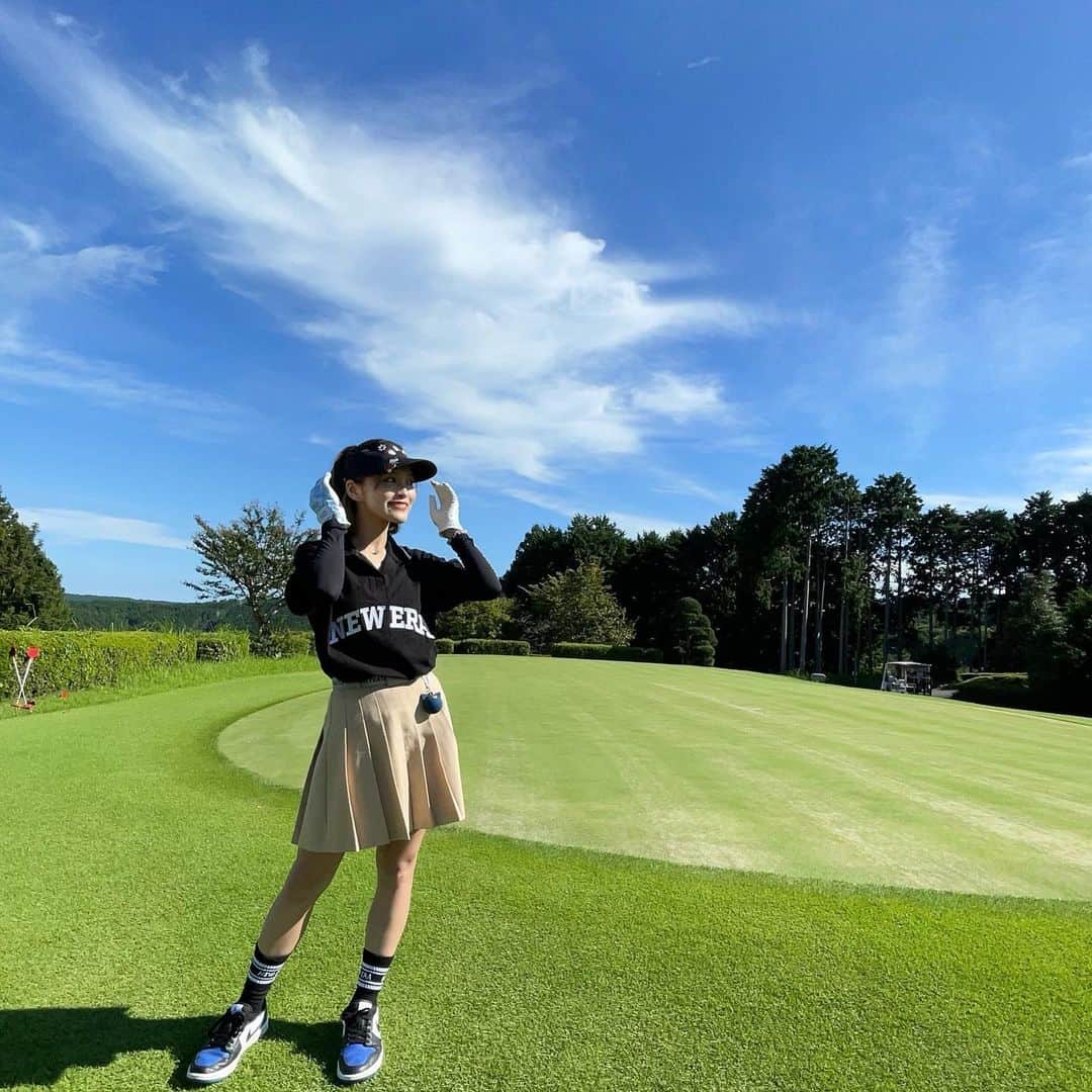 MIRIのインスタグラム：「今日は久々のゴルフ⛳️ 2ヶ月半ぶりだったけど 天気も良かったし、100も切れたし、 何より楽しく回れたて良い一日でした‎(๑•́ ₃ •̀๑)」