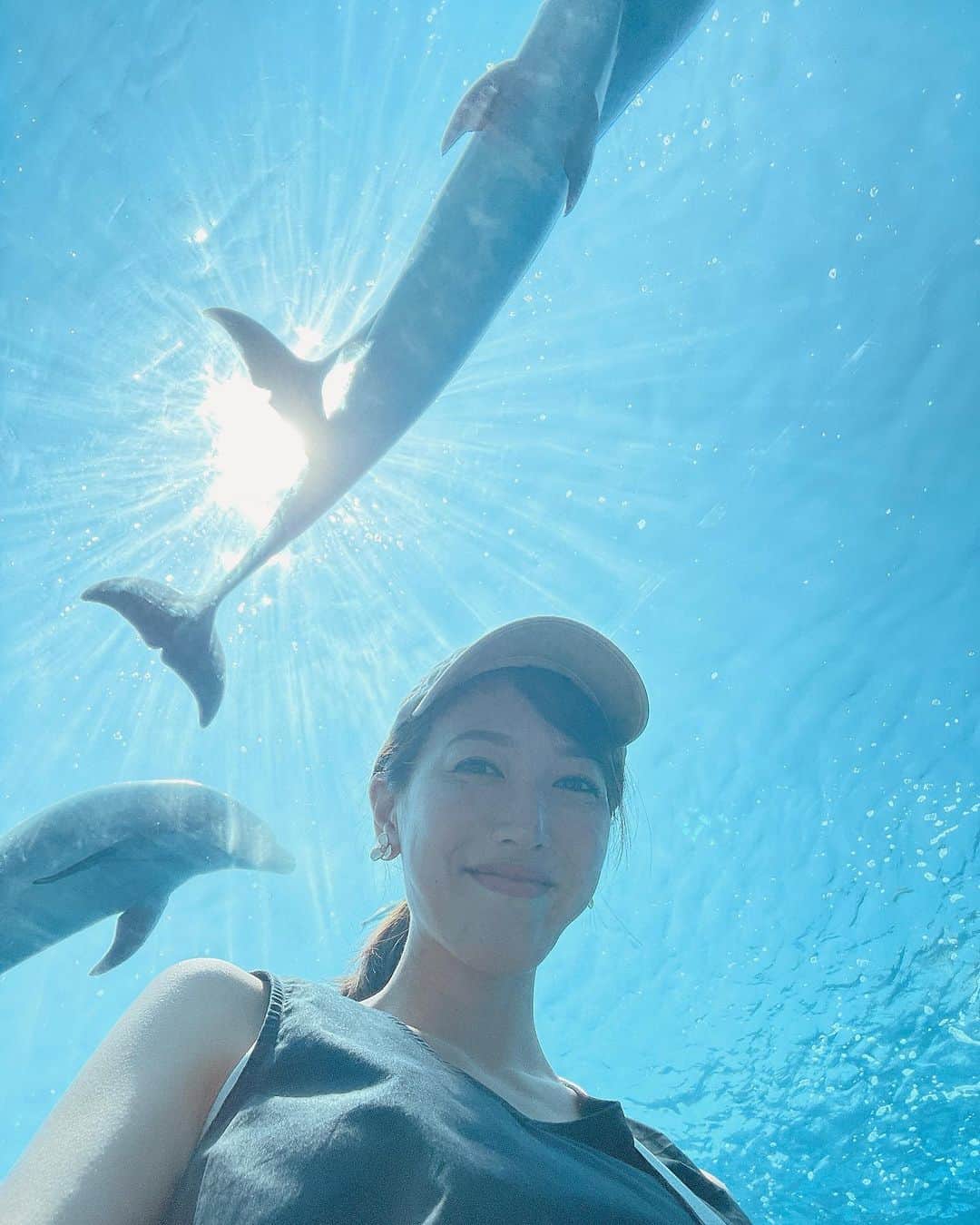 のインスタグラム：「👒  夏の終わりをようやく感じるこの頃🐬  #夏の終わり」