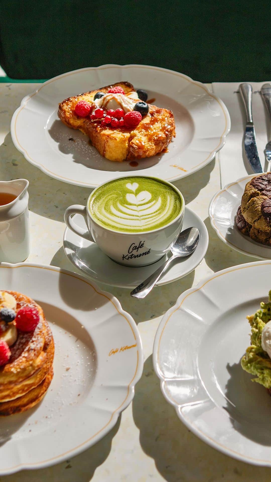 のインスタグラム：「Savoring every bite of our delightful brunch, one plate at a time at #CafeKitsuneLouvre 🍽️🥑  - 👉 Café Kitsuné Louvre 2 place André Malraux, 75001 Paris Monday-Sunday: 8:00am-6:30pm」