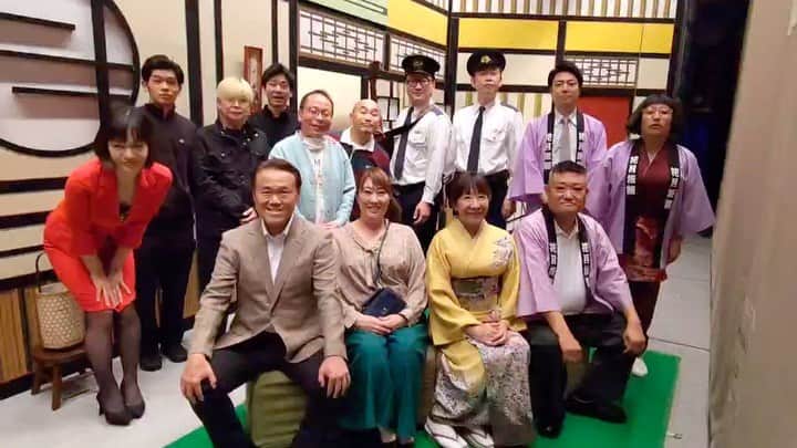 吉本新喜劇のインスタグラム：「今週の祇園花月は #すっちー 座長週🍬🍬  「すち子の、サプライズのススメ」 を10/2(月)まで上演🎁💐  ご覧の通り見どころ多め回となっております！！ ぜひぜひ、祇園花月でお待ちしてます🙇‍♀️  公演の詳細はこちら👇 http://shinkigeki.yoshimoto.co.jp」
