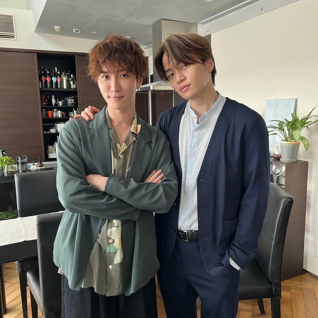 ウソ婚のインスタグラム：「※ ⛪️┈┈┈┈** 　#ウソ婚 ** ┈┈┈┈💍  最終回の放送まであと3️⃣時間  匠と八重の関係が「ウソ婚だった」と知った進藤  果たして、真実を知った進藤は…!?  #菊池風磨 #渡辺翔太」
