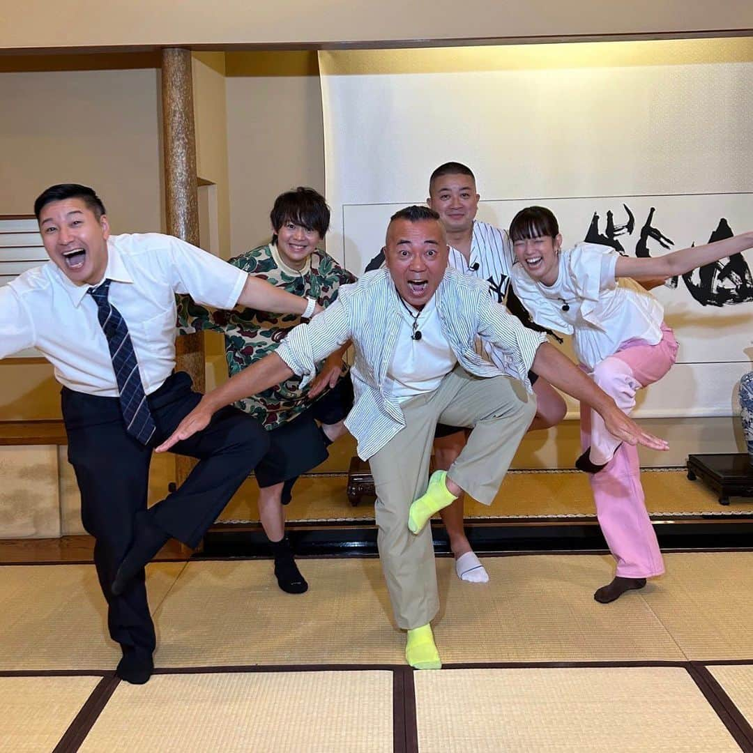 日本テレビ「ヒルナンデス！」さんのインスタグラム写真 - (日本テレビ「ヒルナンデス！」Instagram)「. 大宮での一番探し旅！今回もたくさん笑いました😂色々な一番が見つかりましたね！！  そして、長田さんは長田観光だけでなく長田ホームセンターの社長でもあったんです！笑 スタジオにもオススメ便利アイテムがたくさん登場しました🧹  本音ショッピングは台湾の商品がたくさんあるお店へ！初めて見るものもたくさんあって、ワクワクしました📸  🌼明日のヒルナンデスは〜？🌼  ①商店街¥ジョイグルメウォーク 商店街の端から端まで食べ歩き！今回は東京大田区で最大！「雑色商店街」へ！  ②劇的！時短レストラン 時短レシピ対決のテーマは「免疫力アップ！腸活レシピ」  ③スペシャリスト厳選！秋に行くべきアートなおでかけスポット！  #ヒルナンデス #ゴルゴ松本 #有岡大貴 #佐藤栞里 #長田庄平 #松尾駿 #浅野ゆう子 #森口博子 #いとうあさこ #浦野モモ (C)日本テレビ」9月26日 20時02分 - hirunandesu_ntv_official