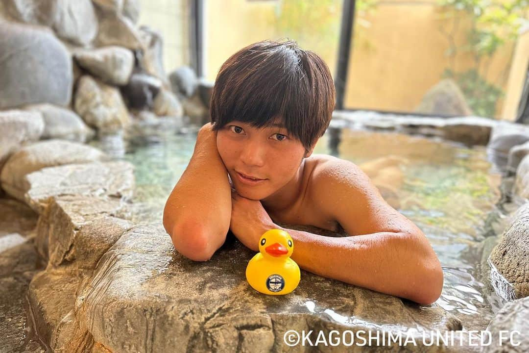 鹿児島ユナイテッドFCさんのインスタグラム写真 - (鹿児島ユナイテッドFCInstagram)「／ 毎月26日は #風呂の日♨ 20時6分に風呂の日をお知らせします⏰ ＼  #鹿児島ユナイテッドFC は #鹿児島ゆアルテッドFC ♨️ として湯ある活動を行っています🛀  中山温泉⬇️🔍 http://www13.plala.or.jp/chuzanonsen/  #山口卓己 #鹿児島 #温泉 #鹿児島の温泉をPR #鹿児島県公衆浴場業生活衛生同業組合  #鹿児島浴場組合 #中山温泉 #中山町 #和風建築 #岩風呂 #大浴場 #家族風呂」9月26日 20時06分 - kagoshimaunitedfc