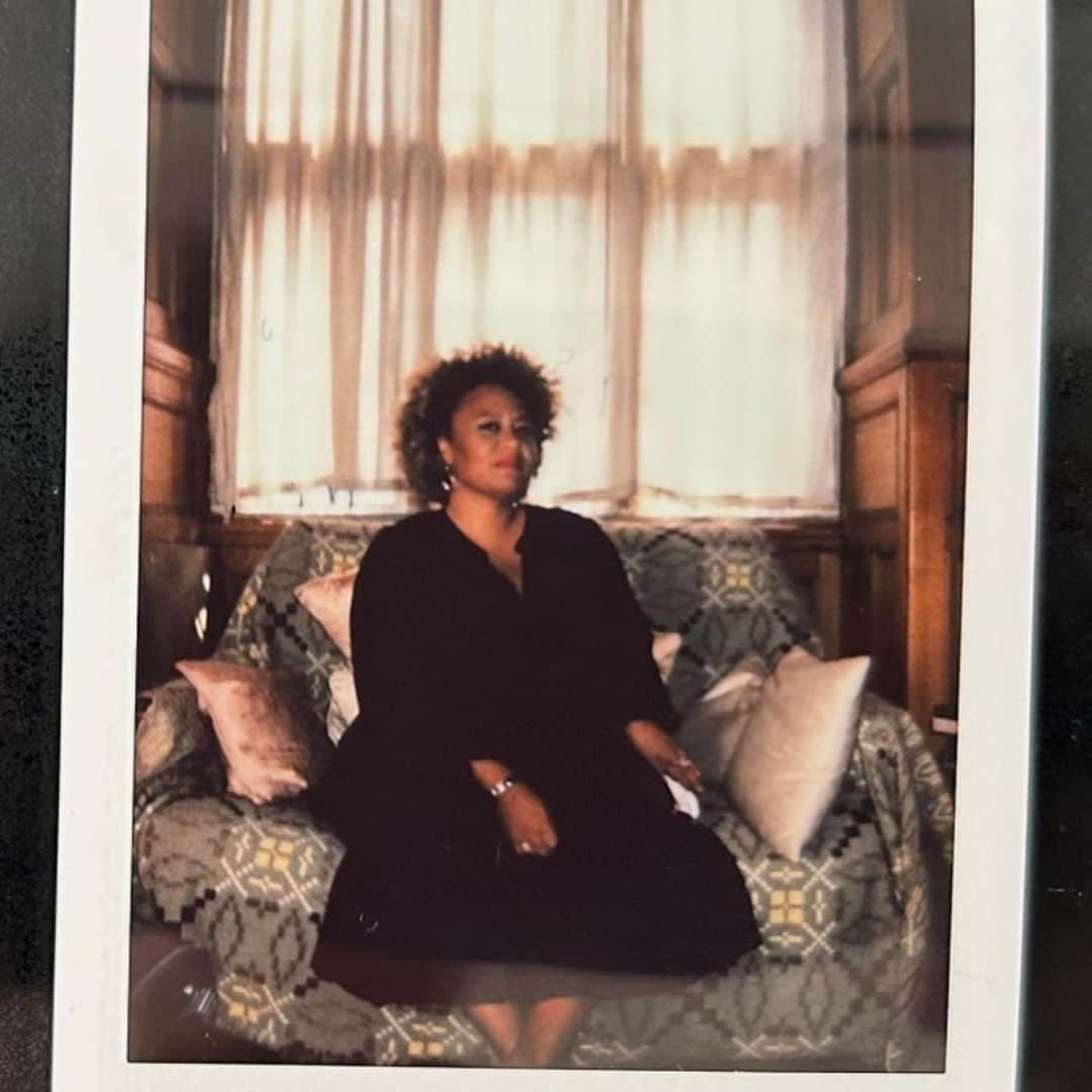 Emeli Sandéのインスタグラム：「Less than 2 months until my new album ‘How Were We To Know’ is out! Pre-order it now at the link in bio.   Each bundle on my online store includes a signed ‘Live At Leeds’ CD from my performance at Leeds City Varieties last May 🥰❤️」