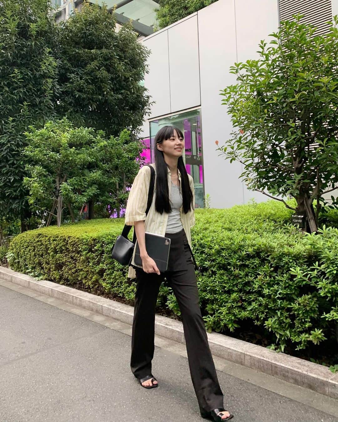 Shiho Sasakiのインスタグラム：「打ち合わせの日💻  新しい事考えてるときってすごく楽しい！  #outfit_shiho」