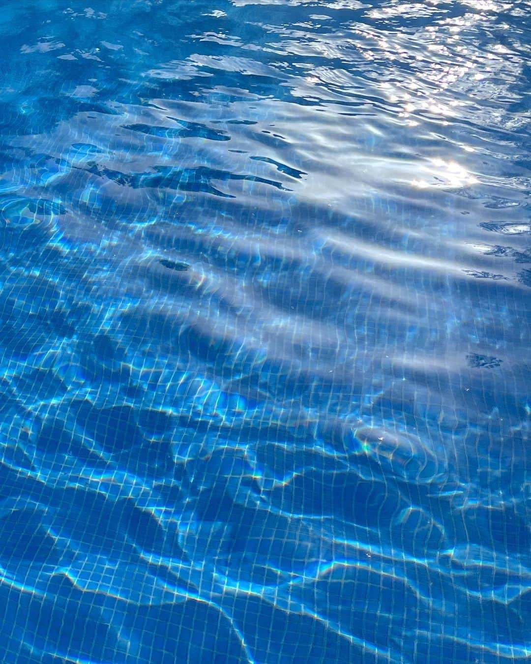 上枝恵美加さんのインスタグラム写真 - (上枝恵美加Instagram)「Quédate, verano🌊  夏よいかないでおくれ。」9月26日 20時14分 - emika_kamieda