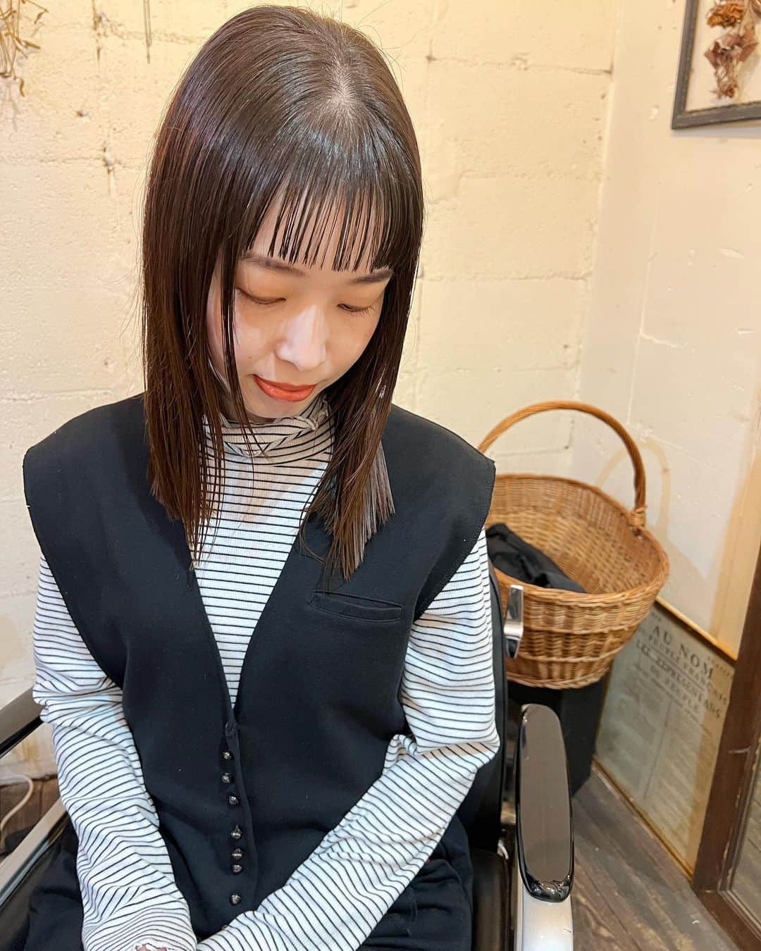 YU-U（工藤由布）さんのインスタグラム写真 - (YU-U（工藤由布）Instagram)「あらまびっくり😳 ボーダー×コラボベスト🦺 がまさかの続いたのです🥹✨ わたしもそうしたらよかった☄️ (明日似た感じにしようかな🫣) ざくざく軽めが多かったからパツッとで 前髪もややワイドにイメチェン🫧 ・・・ #uアレンジ #Aperoヘア #オン眉」9月26日 20時14分 - nyan22u22nyan