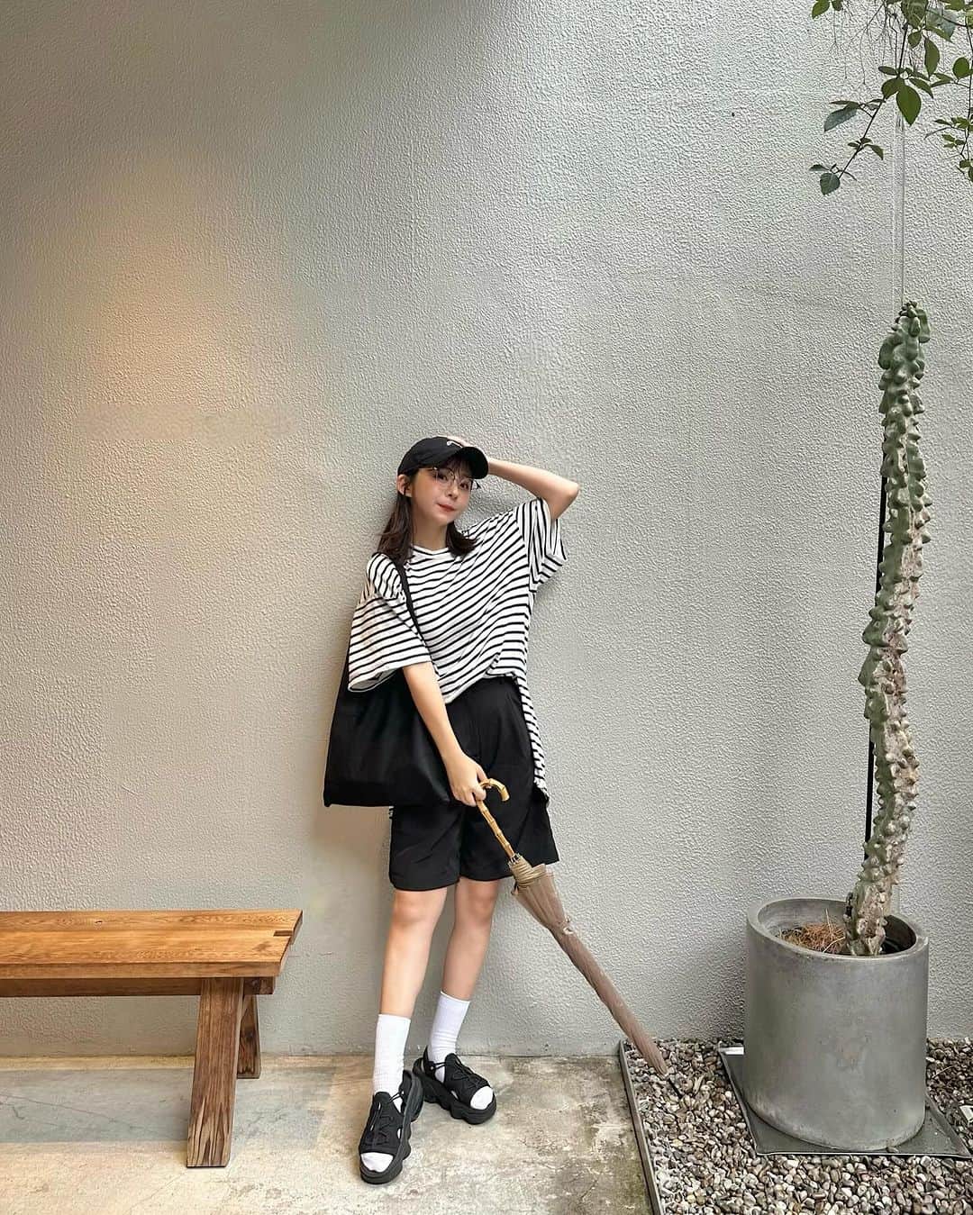 横田亜美さんのインスタグラム写真 - (横田亜美Instagram)「. メンズライクのお洋服〜〜 . @mery.jp のイベントへ🌿 . 新作コスメや自分で描くラテアート… 今回も内容盛りだくさん← . 私が特に気になったのは 日頃からバブ利用者の私なので 昨日花王のバブから 販売された新商品🛀🫧 . 早速お風呂で使ったけど １つの香りではなく 今まであったバブの香りを ２つ融合させてより良いところを 取った！って感じの商品◎ . しかもしかも約10分間も 発泡が続く🫧🫧 . 皆も1度は使ってみてほしい商品🚿 昨日から販売だそう〜 . . #MERYMEET #MERYMEETforUpdate #mery #原宿 #表参道 #明治神宮前 #メンズライク #メンズライクコーデ #メンズライク女子 #メンズライクファッション #158cm #158cmコーデ #キャップコーデ #カジュアルファッション」9月26日 20時26分 - amimi0218