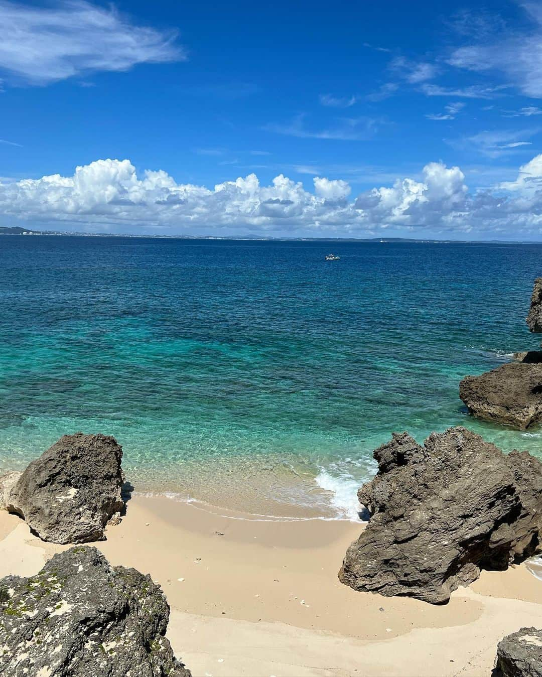 室原彩夏さんのインスタグラム写真 - (室原彩夏Instagram)「ㅤㅤㅤㅤㅤㅤㅤㅤㅤㅤㅤㅤ ㅤㅤㅤㅤㅤㅤㅤㅤㅤㅤㅤㅤㅤ okinawa day3 無人島に行って島探索して シュノーケリングでお魚たちにファンサもらって ステーキを食べてバロックちーむとスナックのカラオケで騒ぎ散らかしました🥵❤️‍🔥💦✨ ㅤㅤㅤㅤㅤㅤㅤㅤㅤㅤㅤㅤㅤ 海綺麗だったなぁー laguaのビキニこっちのも着れてよかったなぁー ㅤㅤㅤㅤㅤㅤㅤㅤㅤㅤㅤㅤㅤ 沖縄いる間ずっとceneのネックレス付けてたけどなんのダメージもなくてすごいのよ @cene_316l  長持ちさせるには拭いたりしないとネ ㅤㅤㅤㅤㅤㅤㅤㅤㅤㅤㅤㅤㅤ #okinawa #沖縄 #無人島 #cene」9月26日 20時20分 - muro_aya