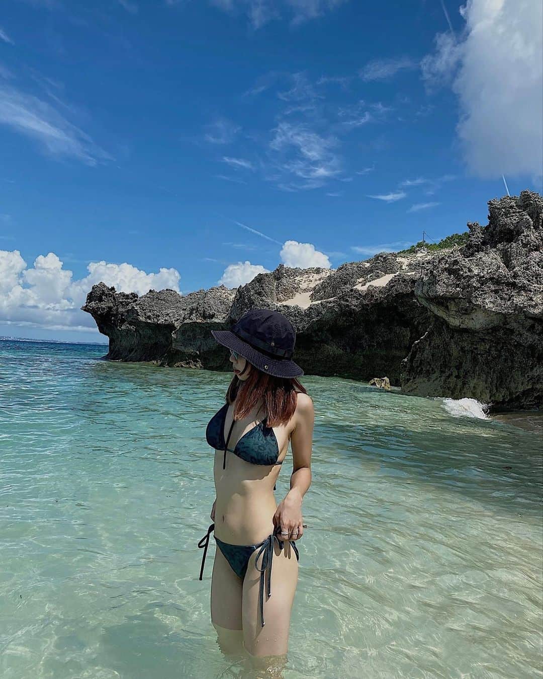 のインスタグラム：「ㅤㅤㅤㅤㅤㅤㅤㅤㅤㅤㅤㅤ ㅤㅤㅤㅤㅤㅤㅤㅤㅤㅤㅤㅤㅤ okinawa day3 無人島に行って島探索して シュノーケリングでお魚たちにファンサもらって ステーキを食べてバロックちーむとスナックのカラオケで騒ぎ散らかしました🥵❤️‍🔥💦✨ ㅤㅤㅤㅤㅤㅤㅤㅤㅤㅤㅤㅤㅤ 海綺麗だったなぁー laguaのビキニこっちのも着れてよかったなぁー ㅤㅤㅤㅤㅤㅤㅤㅤㅤㅤㅤㅤㅤ 沖縄いる間ずっとceneのネックレス付けてたけどなんのダメージもなくてすごいのよ @cene_316l  長持ちさせるには拭いたりしないとネ ㅤㅤㅤㅤㅤㅤㅤㅤㅤㅤㅤㅤㅤ #okinawa #沖縄 #無人島 #cene」
