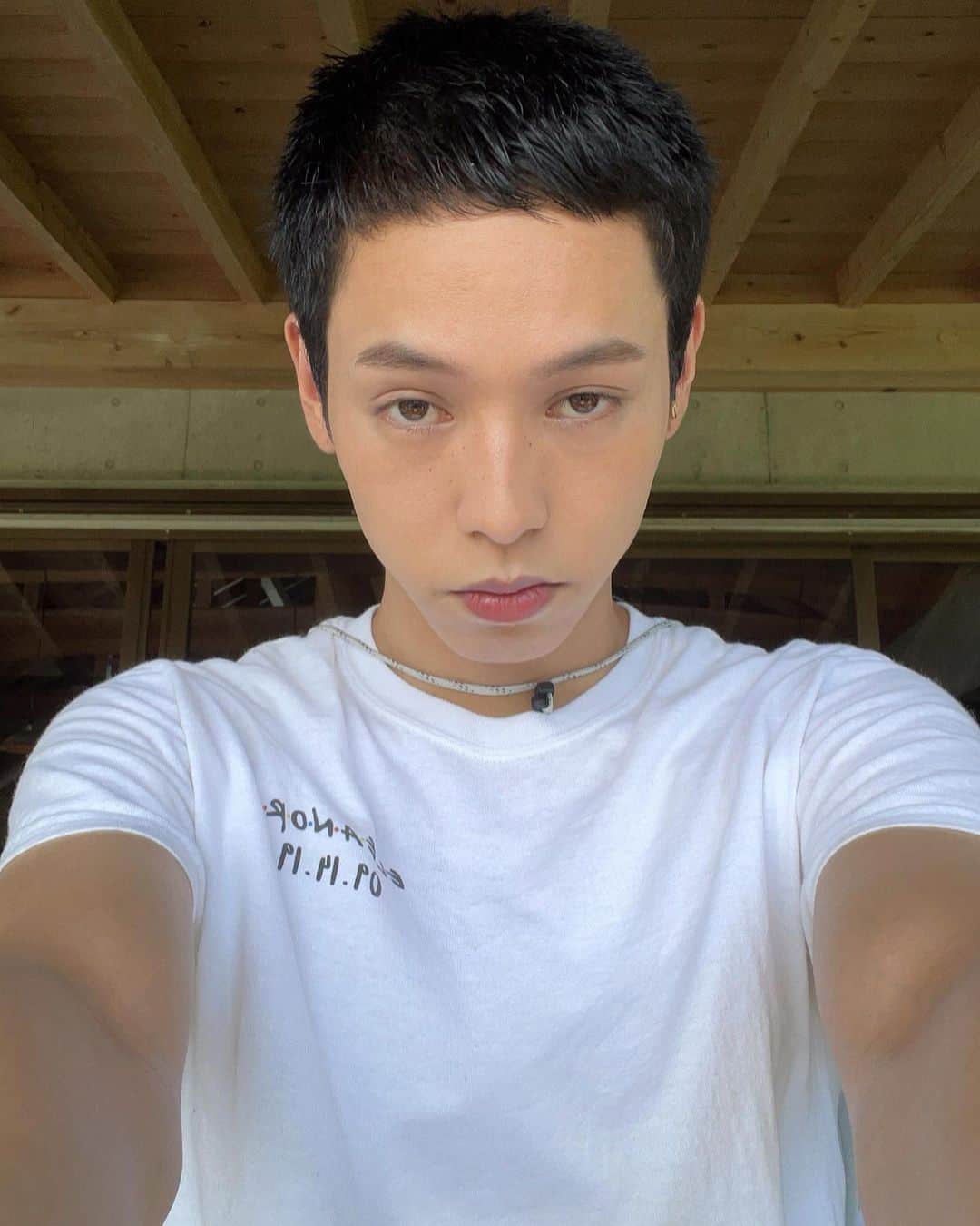 定岡ゆう歩さんのインスタグラム写真 - (定岡ゆう歩Instagram)「人生で1番髪の毛を短くした お陰でこの夏は涼しかった🍧  それと沖縄の思い出🐬」9月26日 20時22分 - ufo.sadaoka