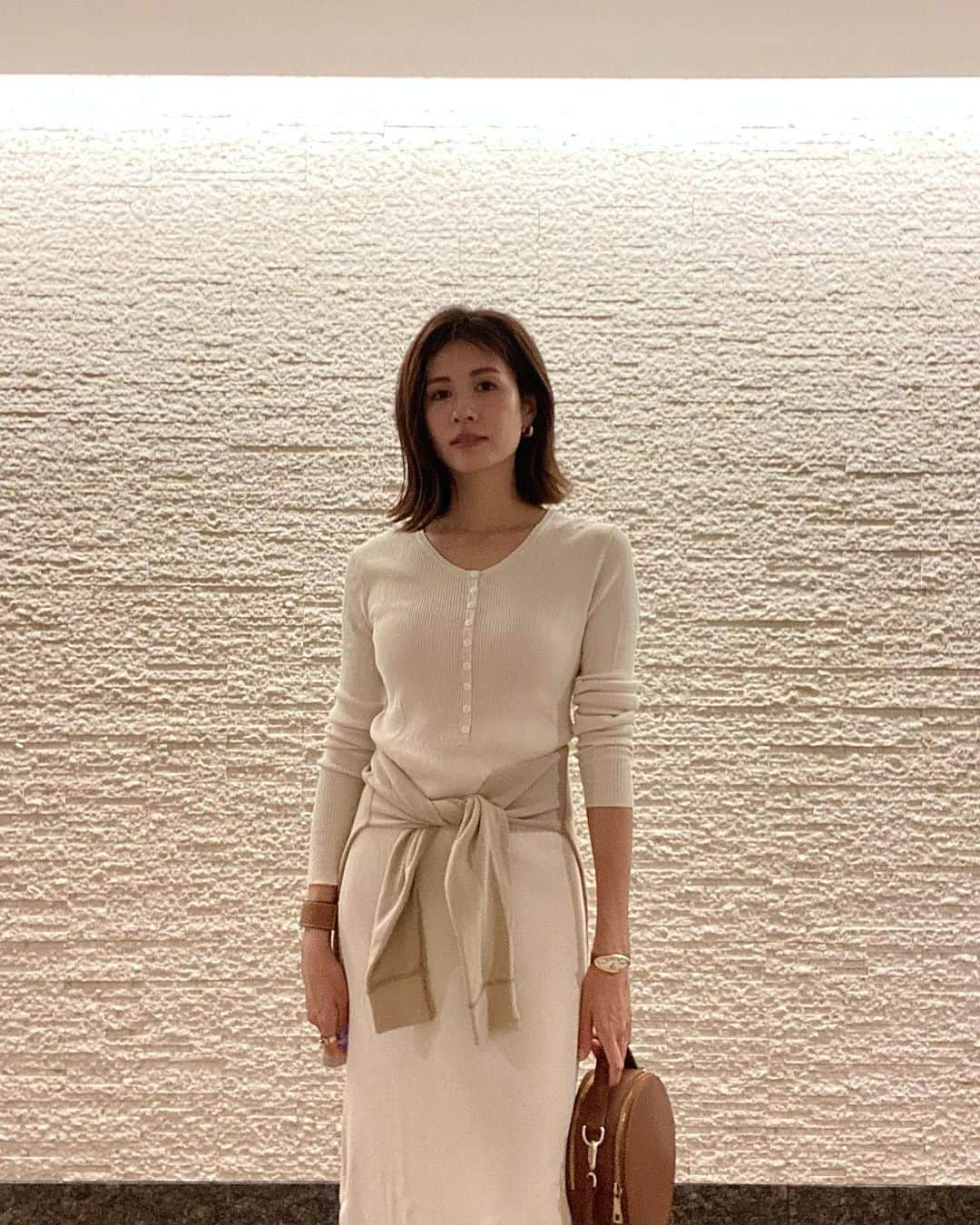 土屋希美さんのインスタグラム写真 - (土屋希美Instagram)「私服  one-piece @qualite_official tops @nanouniverse_official shoes @gucci bag @demiluxebeams bracelet @loewe watch @cartier」9月26日 20時23分 - nozonni