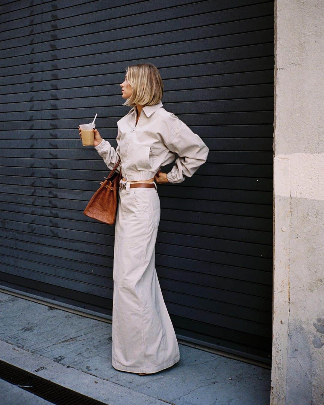 エルザ・ホスクさんのインスタグラム写真 - (エルザ・ホスクInstagram)「The workwear uniform💼 @helsastudio ☕️」9月27日 6時01分 - hoskelsa