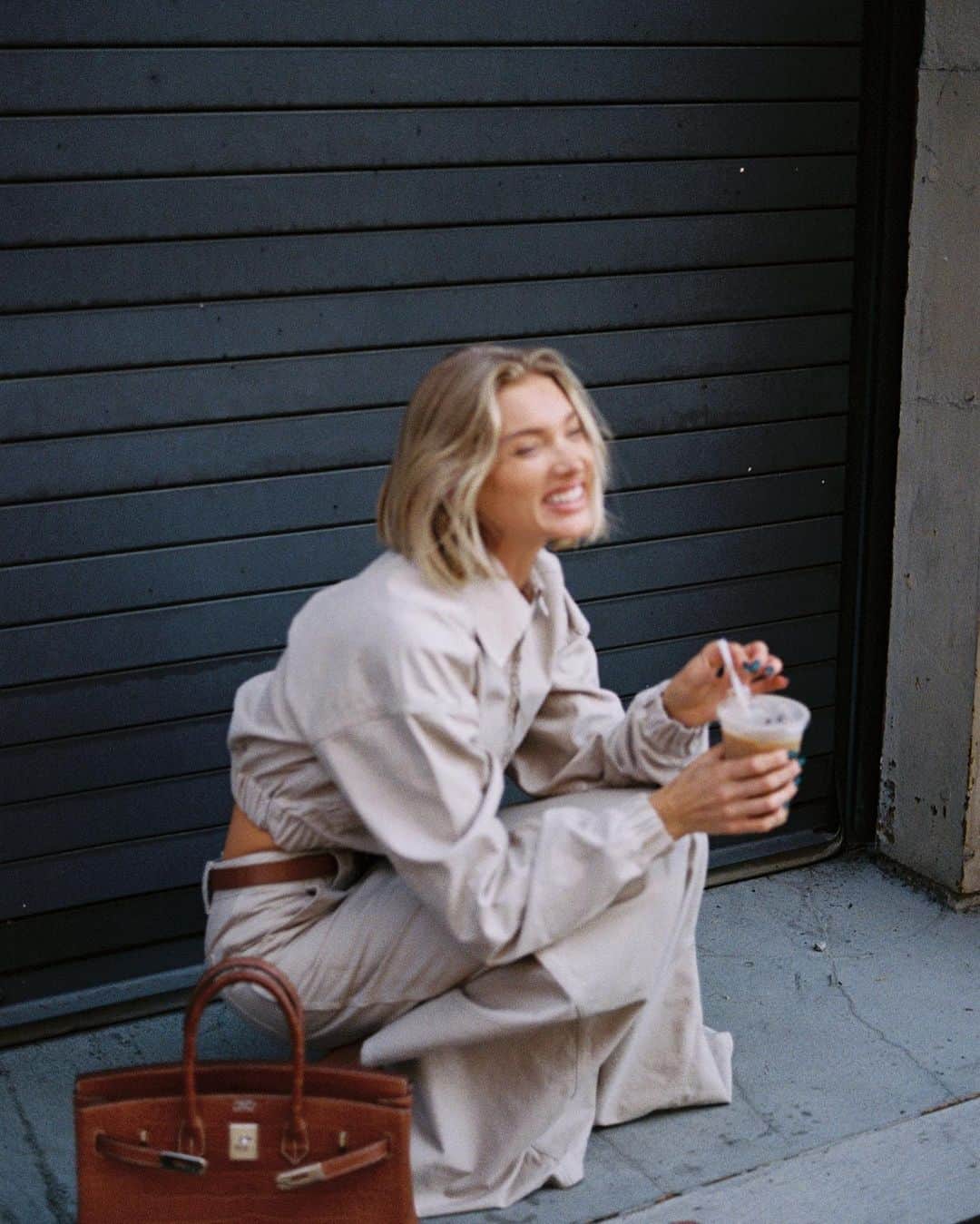 エルザ・ホスクさんのインスタグラム写真 - (エルザ・ホスクInstagram)「The workwear uniform💼 @helsastudio ☕️」9月27日 6時01分 - hoskelsa