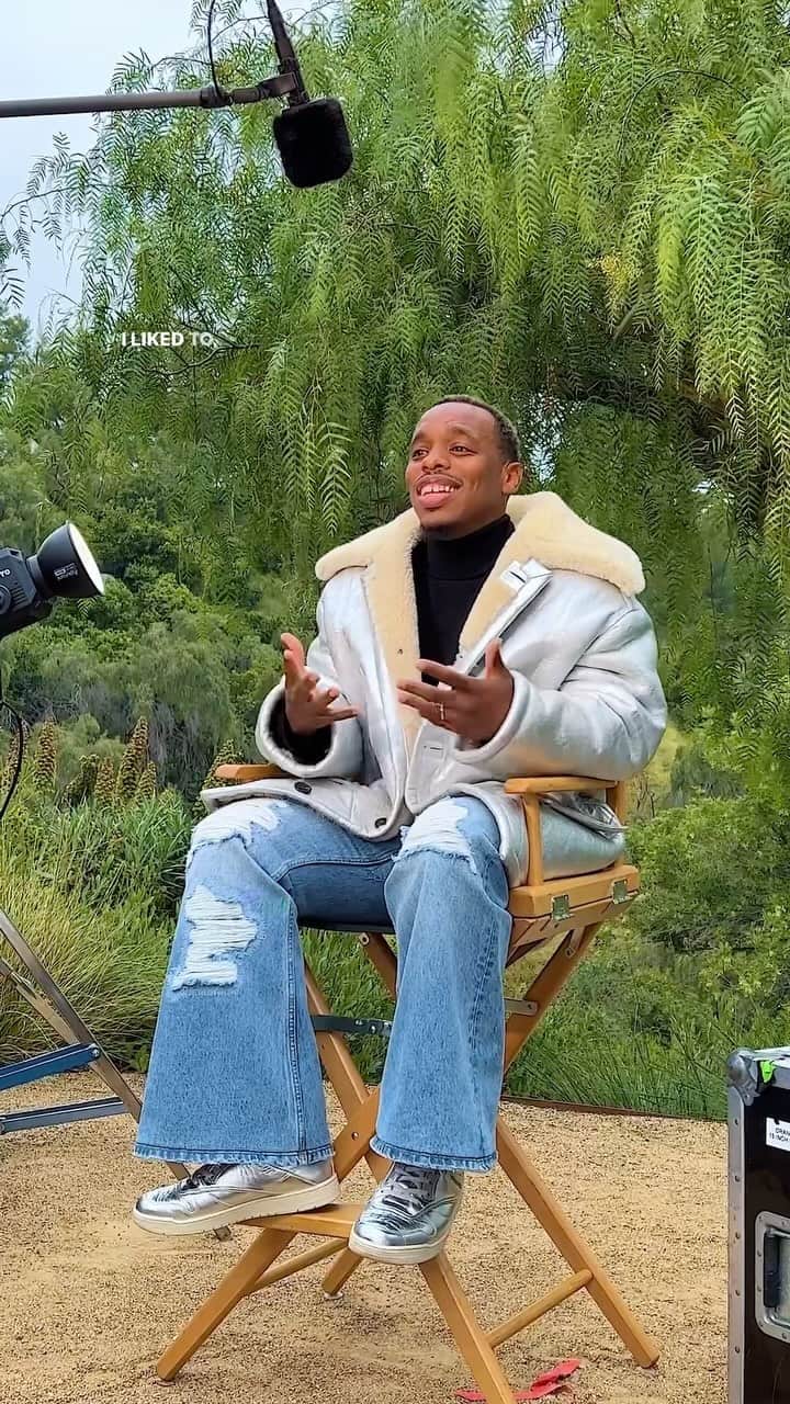 コーチのインスタグラム：「@lilbuckdalegend being… a legend (a.k.a., himself). ✨ #WearYourShine #CoachNY」