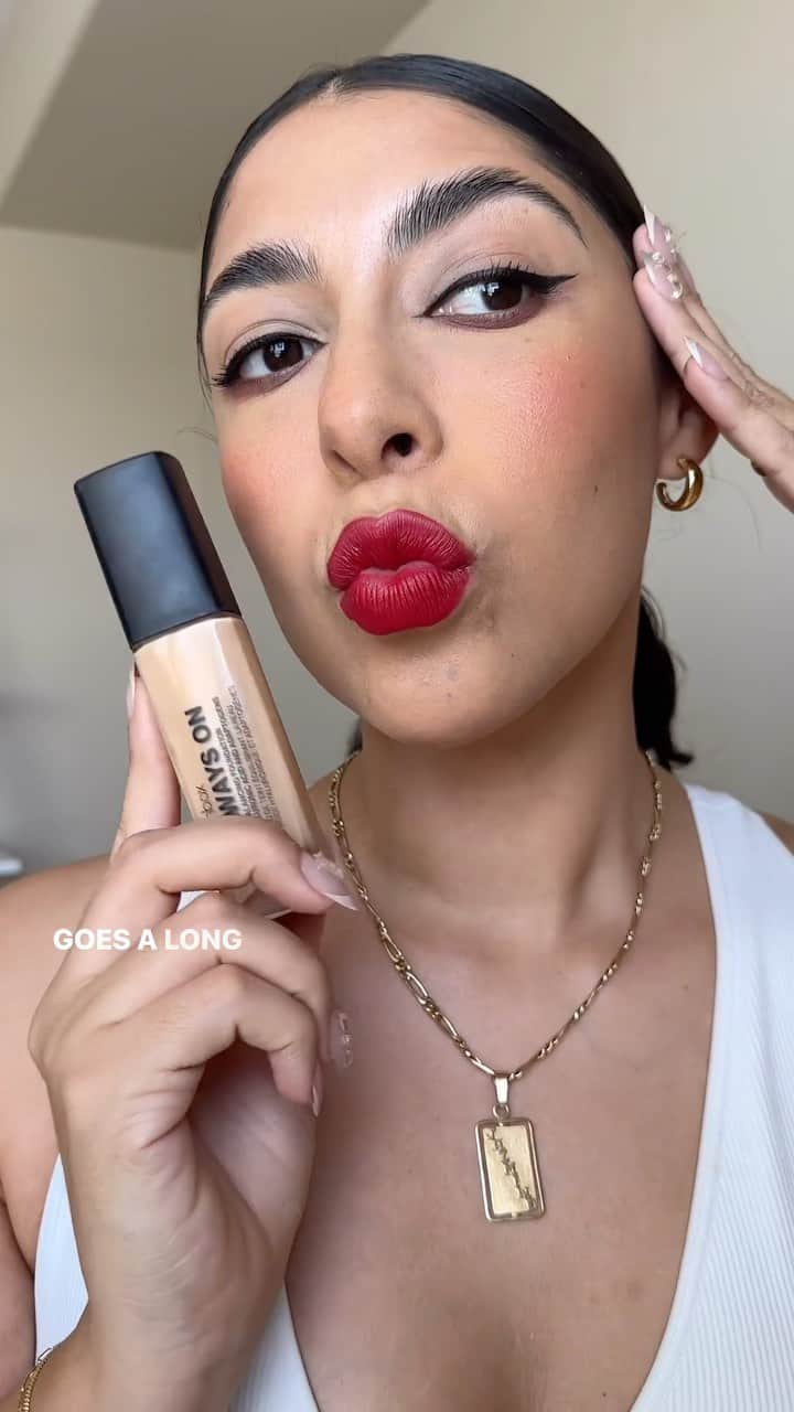 Smashboxのインスタグラム：「No shade to the 10-pump method but a little goes a long way with Always On Skin-balancing foundation 😊  Find your shade at ulta.com #AlwaysOnFoundation #ultabeauty #ultamusthaves」