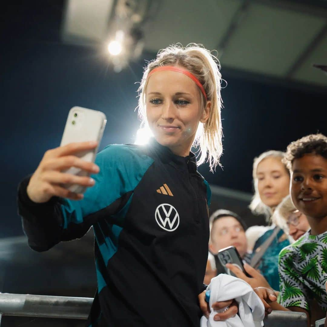 Kathy Hendrichさんのインスタグラム写真 - (Kathy HendrichInstagram)「Danke Bochum! Das hat gut getan ! #dfbfrauen #nationsleague」9月27日 6時32分 - kathy_hendrich