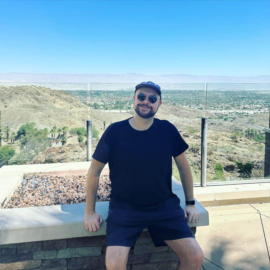 ジ・アストン・シャッフルのインスタグラム：「Went to the desert to dry out my drums, eat some hot potatoes, and find that new heat for @itsonly100s 🌵🥁🥔💯」