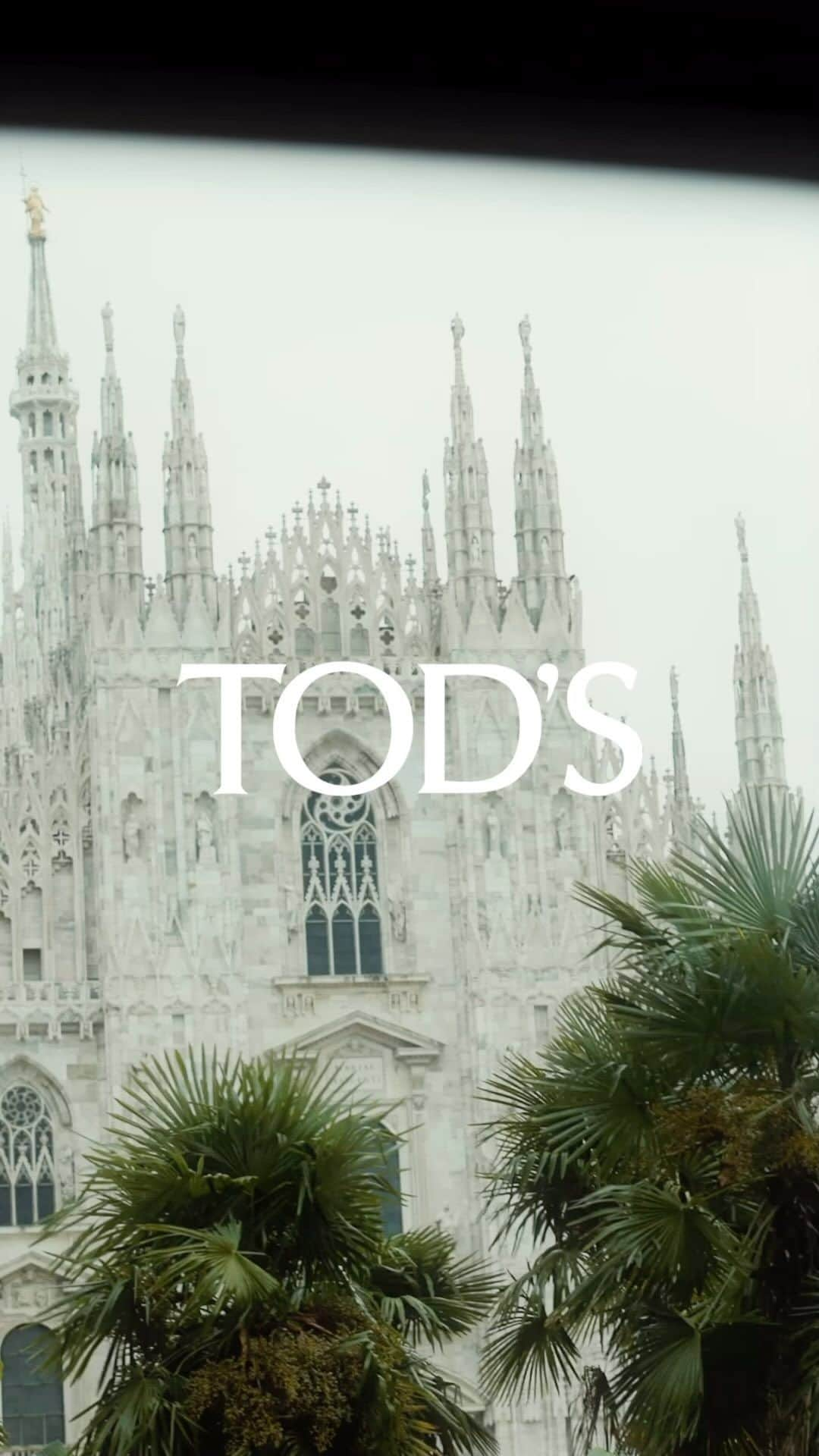 榮倉奈々のインスタグラム：「@tods @walterchiapponi  Adoro la tua collezione  #Tods #TodsSS24」