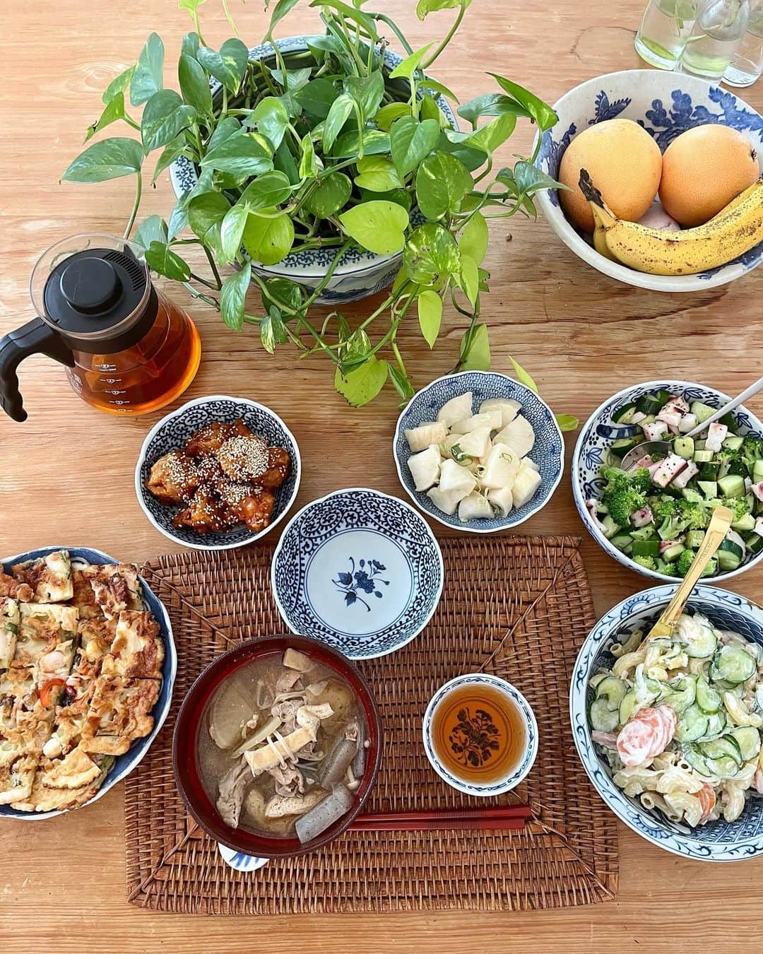 高見恭子さんのインスタグラム写真 - (高見恭子Instagram)「食べよう、笑顔、希望、想い出、未来、すべてを食べよう。  #table #eat #breakfast #lunch #dinner #lifeisbeautiful  #simplelife  #smile #love」9月27日 6時59分 - takami_kyoko