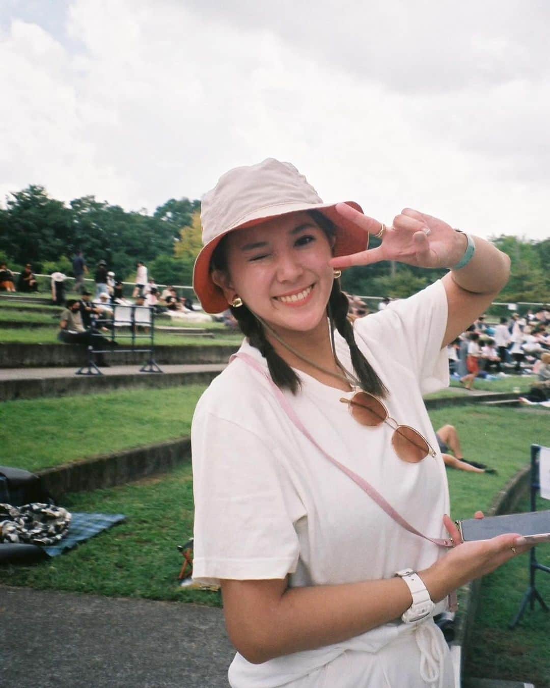 横山あさみのインスタグラム：「友人がフィルムカメラで写真を撮ってくれました📷  #秩父 #フィルムカメラ  #windparade  #鹿児島 #アナウンサー」