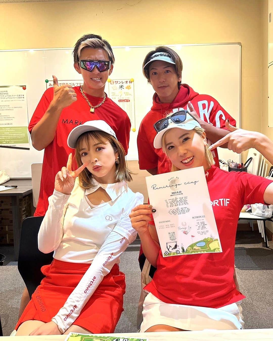 nawachanのインスタグラム：「《関西🐙るみりんごカップ⛳️》  素晴らしいコンペに ゲストとして参加できた事  関西のみなさんがあたたかかった事  新しい方との出会い ファンラウンドイベント 他県から色々な方が 来てくださった事 凄く嬉しかったです🥰🥰  豪華景品ばかり たくさんのご協賛 ありがとうございました🙇‍♀️  【ご協賛】  ◻️目玉商品！！コンペ優勝者　 BIG SUTIDIO  Golf みぃー オリジナルアイアンSET  75,000円相当 @golfstudio_bigmii  ◻️全員参加賞 無添加プリン専門店「心斎橋プリン」 3,000円分高級プリンチケット @shinsaibashi_pudding  ◻️全員参加賞 ガルル珈琲 ドリップコーヒーパック @garuru_coffee  幹事のりょうじさんのBar @redsolebar @style_rst  ⬛︎ベストドレッサー賞 生らむ苑　ラム肉セット&ハリティー @namaramuen2021  ⬛︎FR2GOLF  レディースウェア トップス、スカート、cap @FR2GOLF   ⬛︎IRSHMAN  メンズウェア　CAP @IRISHMAN.JP   ⬛︎Rrsaron 一万円相当　CBDシャンプー @Rrsalon.aoyama  ⬛︎archivio ボストンバック @archivio.official  ◻️エステプロラボ インナービューティーアイテムや、プロテインなど @estheprolabo  ◻️ GRACE GANG.（グレースギャング）  •フェイシャル&痩身ダイエットスペシャルコース1回分無料プレゼント　70000円相当  •25000円相当　　メンズ脱毛ビュッフェ⭐︎30分好きな部位を脱毛し放題1回分無料プレゼント  @grace_gang.529  ⬛︎パリティー缶 @gengen_ch  またみなさんと 何かご一緒できたら嬉しいです  ありがとうございました😊  ．  #ゴルフウェア#ゴルフラウンド#ゴルフ女子#初心者#⛳️#🏌️‍♀️#ゴルフ男子#ゴルフ馬鹿#ゴルファー#ゴルフ場#ゴルフ好きな人と繋がりたい#ゴルフ好き#ゴルフ好きな人と仲良くなりたい#golf#Instagram」