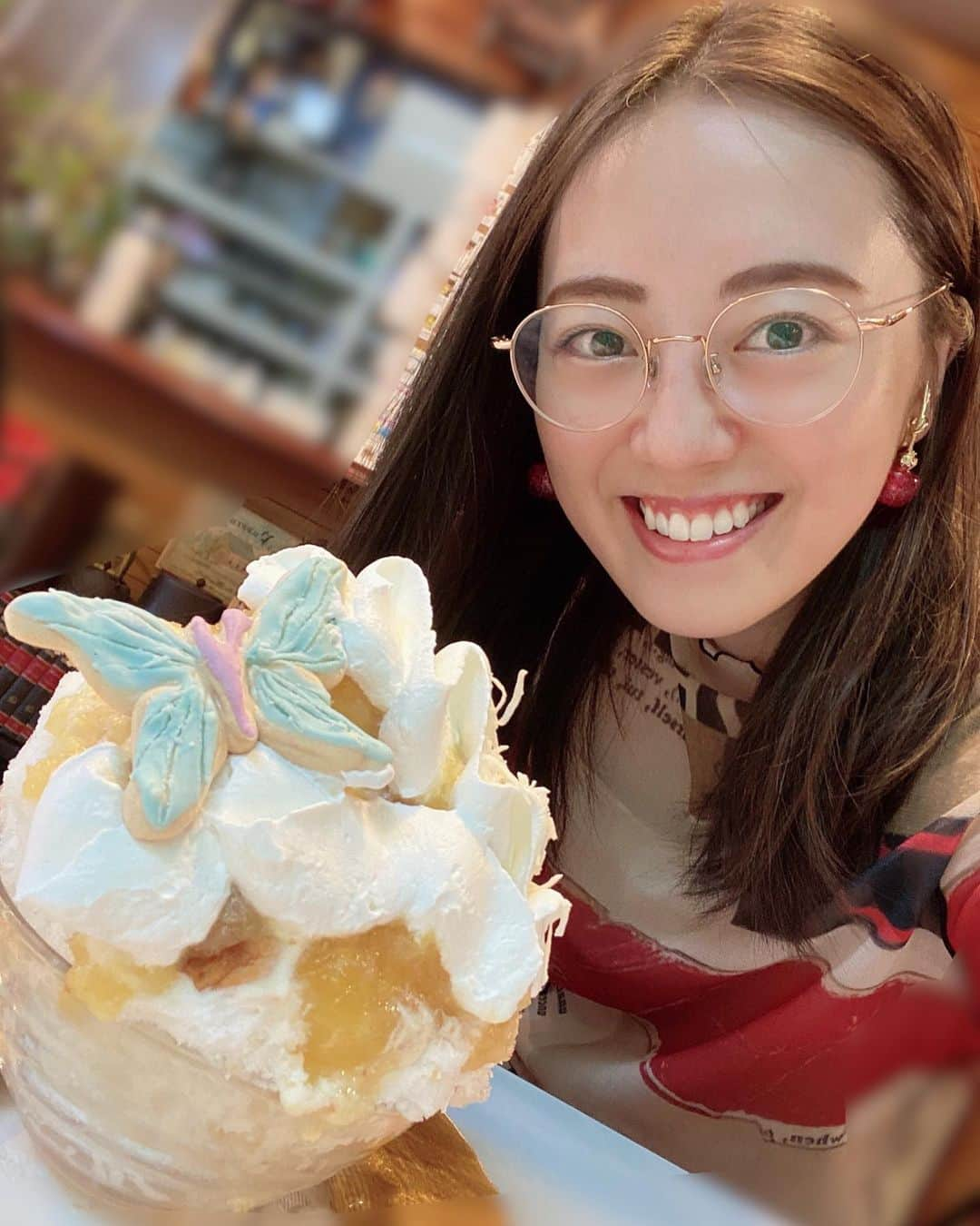 沢井美優のインスタグラム：「#🦋　  #沢井はかき氷です #🍧  #かき氷 #かき氷大好き  #かき氷は人を幸せにする #🧡　 　 #笑顔溢れる毎日を  #明日もきっと素敵な一日 #🍀」