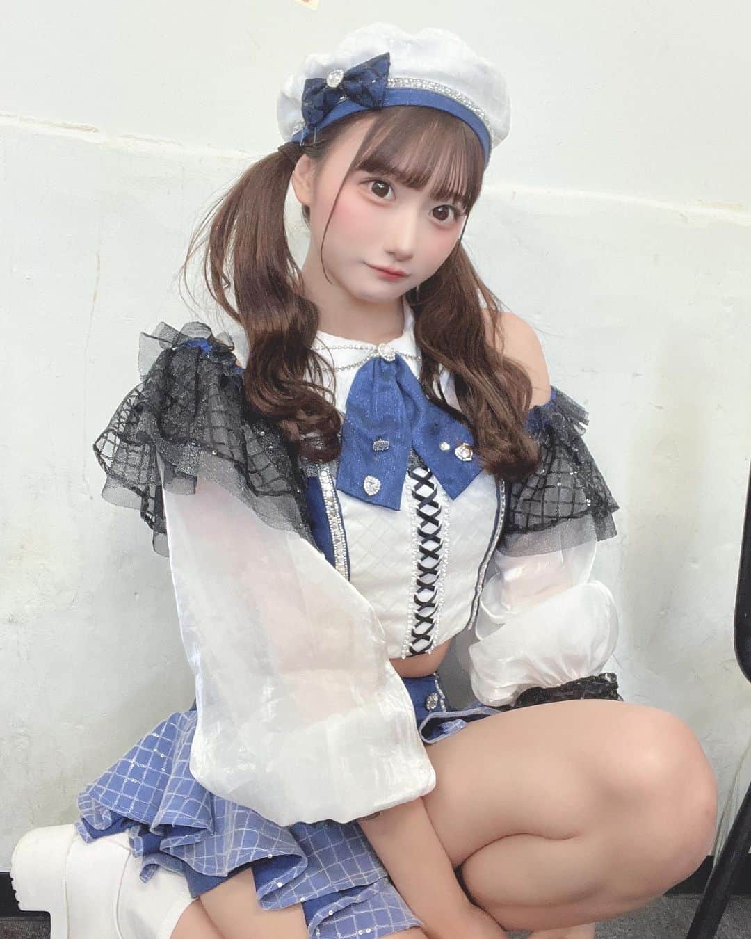 夢実あすかのインスタグラム：「衣装にベレー帽あわせてみた🤤‪‪❤︎‬すき？ ．  ． #japaneseidol #japanesegirl #idol #instagood #instalike #selca #followforfollowback #selfie #today #ootd #dailylook #instafashion #followme #アイドル前髪 #makeup #今日のコーデ  #アイドル  #ショーパンコーデ  #アイドルメイク  #ツインテール #いいね返し #自撮り #自撮り女子 #自撮り界隈 #推してください #ぱっつん前髪 #オフショル #簡単ヘアアレンジ #アイドル衣装 #ベレー帽」