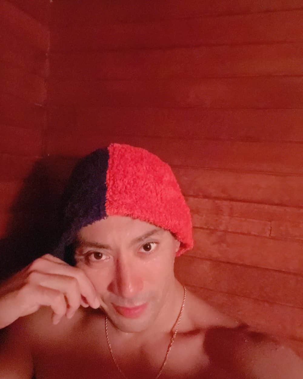 市川海老蔵 （11代目）のインスタグラム：「* Done with the swimming team activity‼️ Sauna after the swim team🧖 I named the swim team, Sauna Towels‼️ haha Currently one member in the club. Who ever wants to join, please feel free to do so🩷  No club fees. No authorization needed.  HAHA.  水泳部終えました‼️  水泳部の後サウナ🧖‍♀️  水泳部の名前は、  サウナタオル‼️  にしました笑笑  現在所属は1名。  入会の方は ご自由に、 どうぞ🩷  無料です。 許可なしです。  笑笑。  #市川團十郎白猿 #市川海老蔵 #海老蔵 #市川新之助 #成田屋 #歌舞伎 #歌舞伎座 #和 #舞台 #三千世界 #ABKAI #ABMORI #ebizoichikawa #ebizo #kabuki #thunderparty #theater #theaterarts #actor #kabukiactor #japan #classic #traditionaljapan #japaneseculture #japan_og_insta #performingarts」