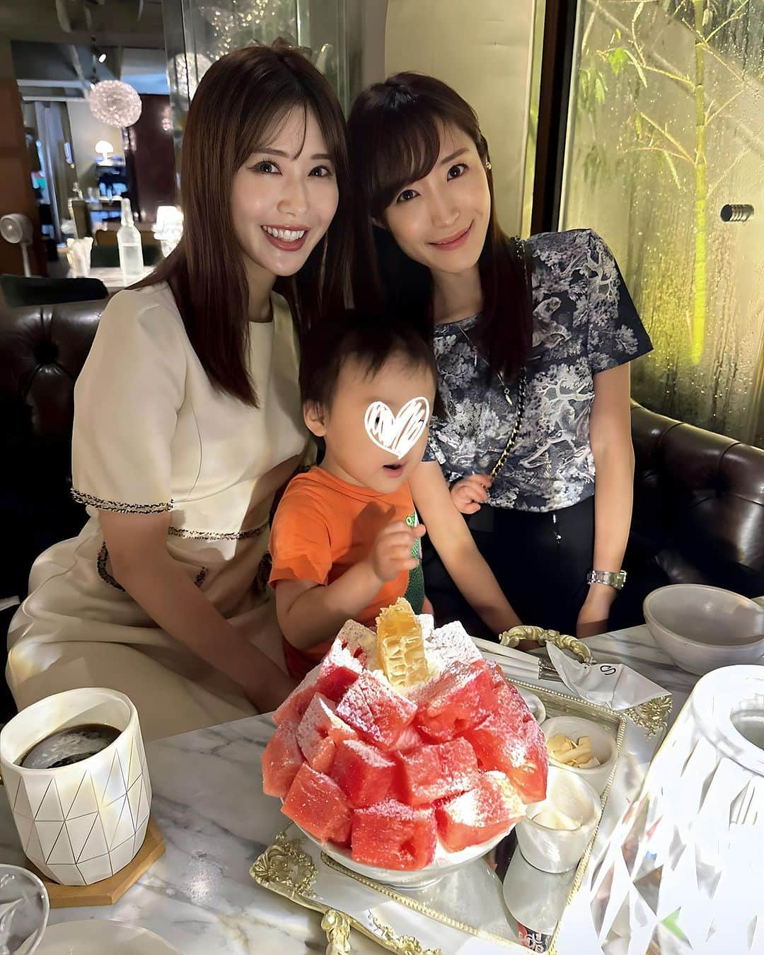 一木美里のインスタグラム：「まゆゆfamilyと一緒に夏の思い出🍉♥️ かわいい子供たちにたくさん癒された🥰 📍 @schedule_official   #seoulartweek#seoul#韓国グルメ#韓国カフェ」