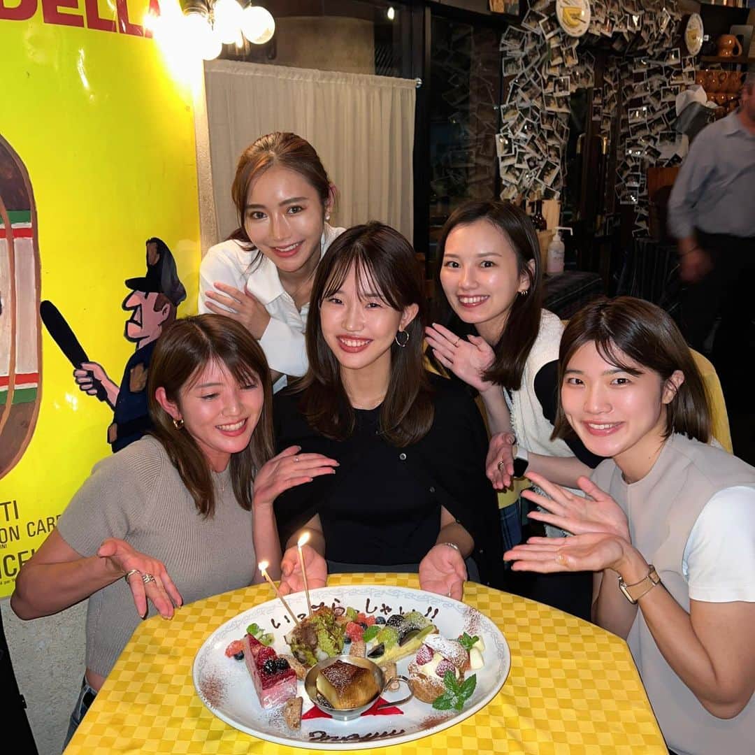 のインスタグラム：「大人になって お友達作る機会も減って こんなにグループで仲良くなれる機会に恵まれて #oggiゴルフ部 に感謝🩷🩷  @igharamayu @iam_ayamiii @mamizu225 @___asa23_   みんな歳違うけどすっごく仲良し！大人になって 毎月会いたいって思えるのうれしい  まゆちゃん、絶対遊びに行くからね！ みんなでまゆちゃんに会いに温泉旅行いこうね〜！  @momorigolf ちゃんも次絶対会おう❤️」