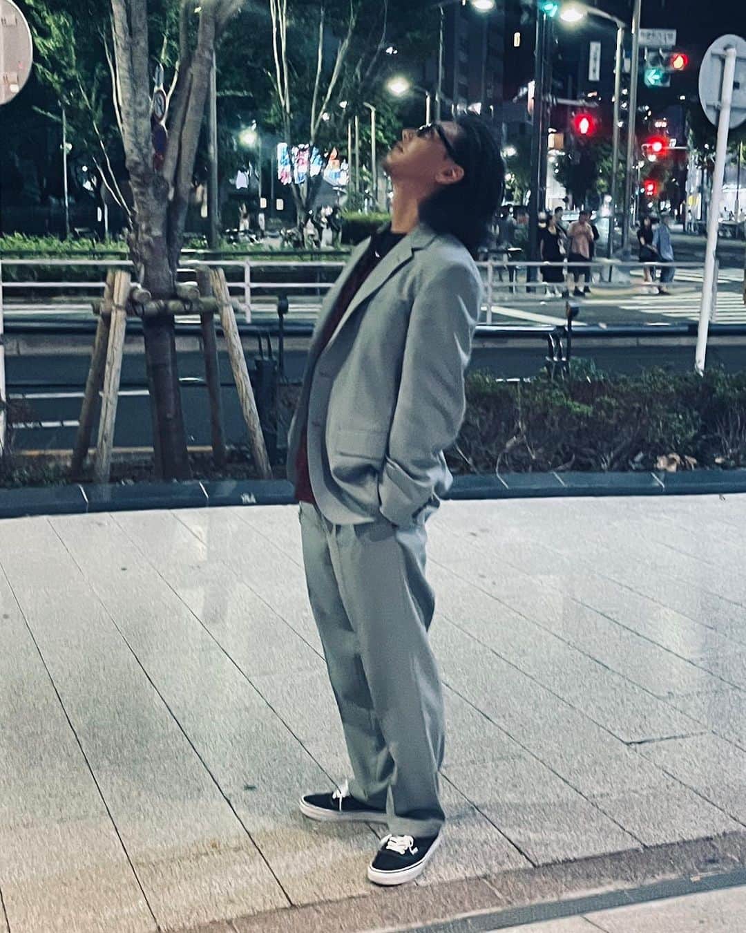 金子昇のインスタグラム：「秋になってきたねー。  #wackomaria  #shibuya #金子昇  Autumn has arrived  舞台　新宿羅生門 劇場:こくみん共済coopホール/スペース・ゼロ  公演期間:2023年9月22日(金)〜10月1日(日)  http://askcoltd.com/rashomon-stage/  長崎　オールディーズライブ 2023年10月22日 Dining&PoolBar HARRY (ハリー) 長崎市浜町10-11 稲垣屋ビル2F tel. 095-801-1511  舞台「果てしない海の向こうへ」 〜月の裏側から〜Jupiter 2023年11月22(水)〜26（日）全８回 六行会ホール」