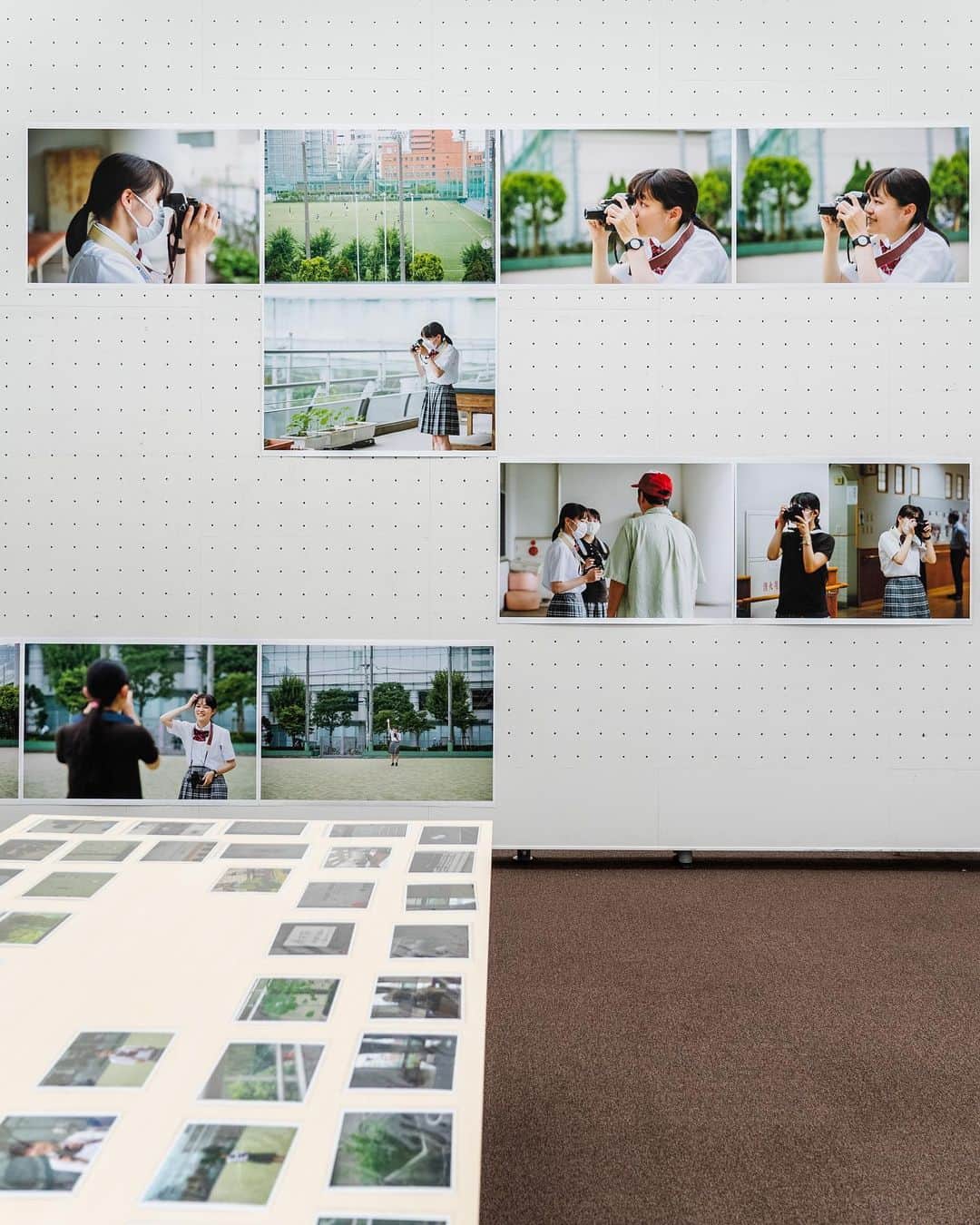 Promoting Tokyo Culture都庁文化振興部さんのインスタグラム写真 - (Promoting Tokyo Culture都庁文化振興部Instagram)「The Tokyo Metropolitan Art Museum recently hosted "Summer Session 2023: Open Access to Culture" over nine days, spanning from July 29th to August 6th.  This program aims to promote efforts to advance initiatives that foster a harmonious society, serving as a lasting legacy of the Tokyo 2020 Paralympic Games.  In line with this year's theme, "Accessibility and Co-creation," the event featured exhibitions, engaging talk sessions, insightful lectures, and interactive workshops. These activities served as a platform for cultivating "new forms of communication" aimed at realising a harmonious society through the medium of art and culture.  Photo 1-2: Kazuhiko Hiwa, "walkingpractice feat. HIWADROME" This exhibition featured works using more than 60 wheelchairs as materials. The work raises questions about diverse perceptions, physical sensations, and communication with different people. A 3D printer installed in the centre of the exhibition was constantly creating works based on the inspirations Hiwa received during the exhibition.  Photo 3-5: NISHINARI YOSHIO, "Co-Creation Activity" This exhibit reproduced the store scene of a fashion brand launched jointly by artist Yoshinari Nishio and the women (obachan) who attend the kioku handicraft centre "Tansu," a former wardrobe store in Nishinari-ku, Osaka. Innovative fashions were lined up, created from old clothes with the lives of local people sunk into them. (Members of the production team in the 4th photo: From left to right, Ms. Matsumoto, Ms. Sudo, Ms. Shintani, Ms. Ota, and Ms. Ihara)  Photo 6-7: Hayato Tabata and magnet "TOUCH PARK" This exhibit features playground equipment that allows visitors to enjoy the sensation of touch by closing their eyes and relying on the sensations of their hands and hints from the tactile parts to move forward on their own. Also on display were several table games that could be enjoyed by using the senses of the fingertips, which visitors were able to experience firsthand.」9月26日 22時33分 - tokyoartsandculture