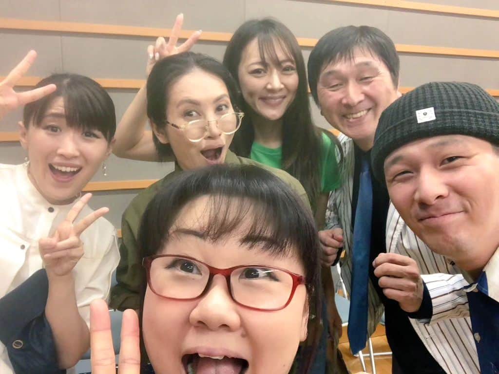 Mr.シャチホコのインスタグラム：「ものまね芸人が誰にも扮してない状態で集まって写真撮ってるのレアだよね😂」
